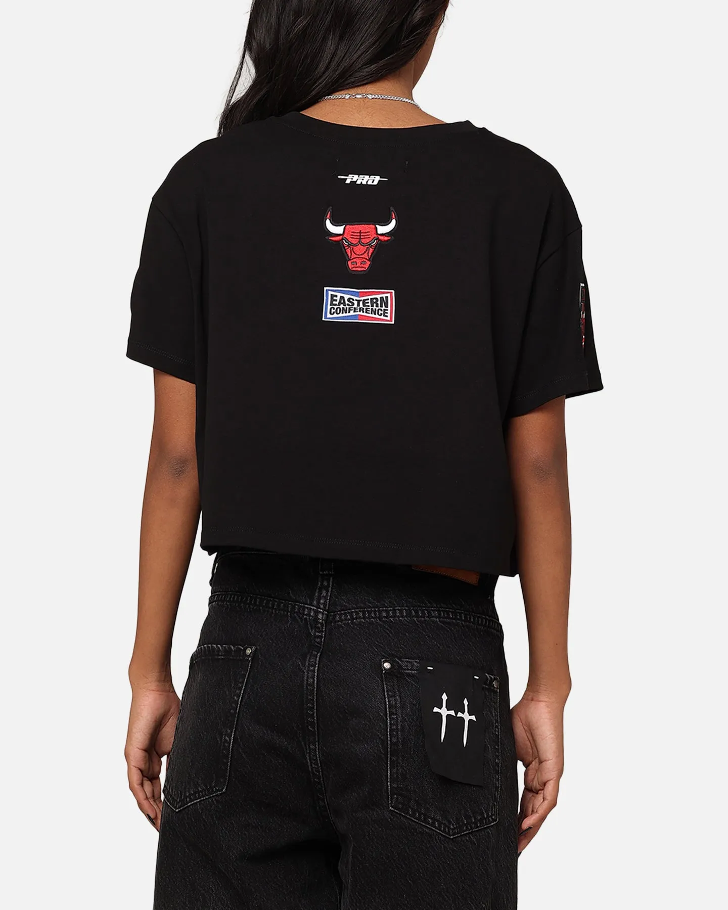 Pro Standard Women's Chicago Bulls Boxy Cropped T-Shirt Black sold by Culture Kings product image thumbnail 3