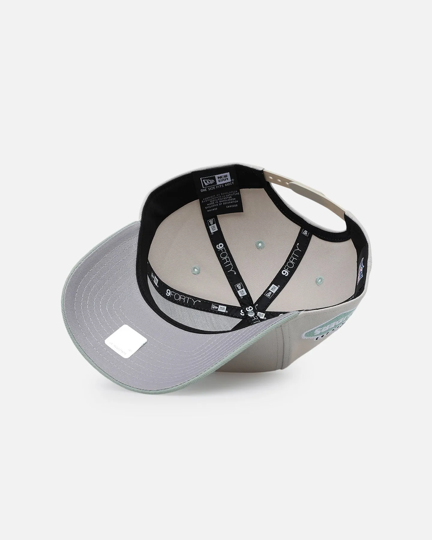 New Era Las Vegas Raiders 'Sea Glass' 9FORTY A-Frame Snapback Stone/Green sold by Culture Kings product image thumbnail 5