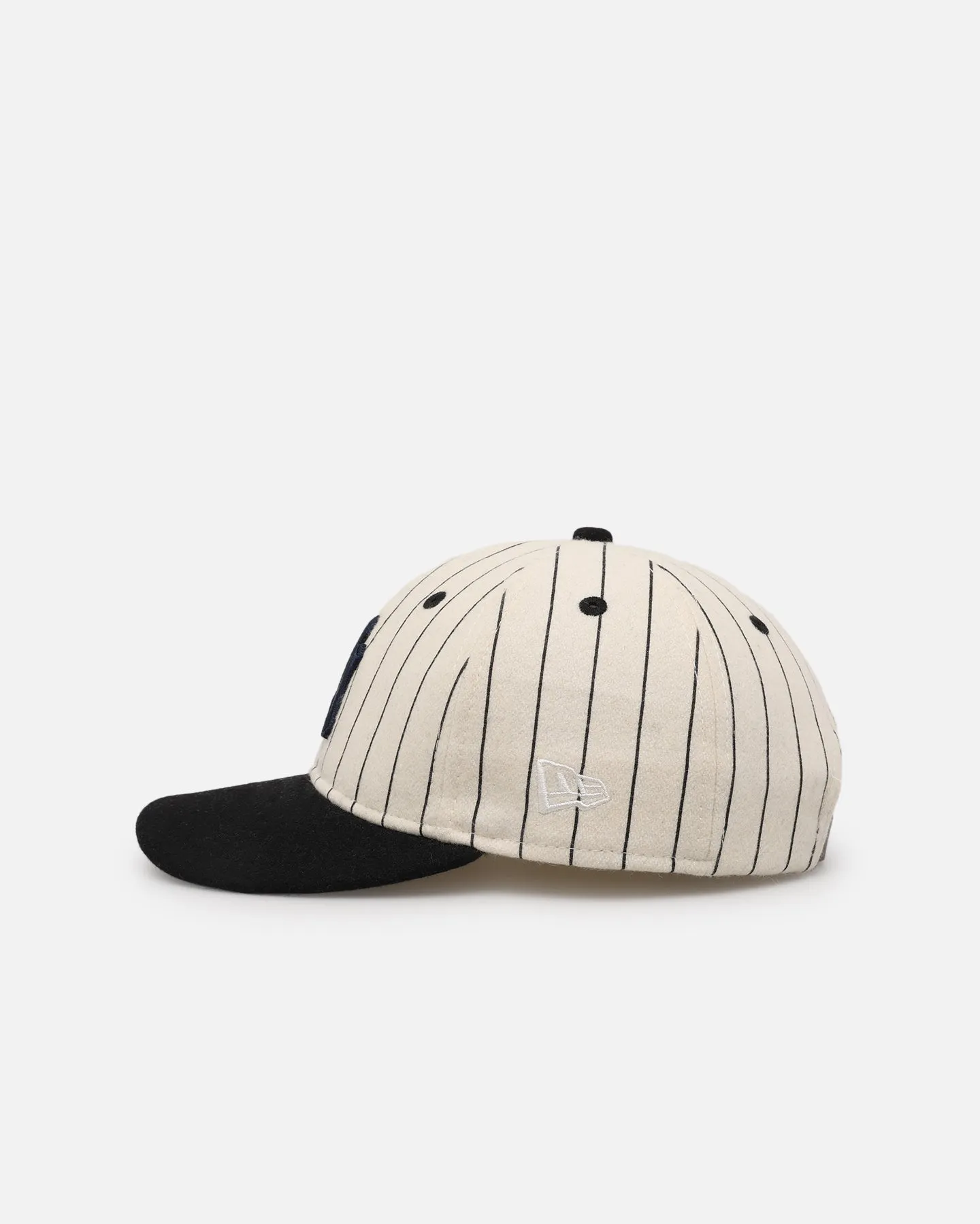 New Era New York Yankees 9FIFTY Retro Crown Strapback Off White/Black sold by Culture Kings product image thumbnail 5