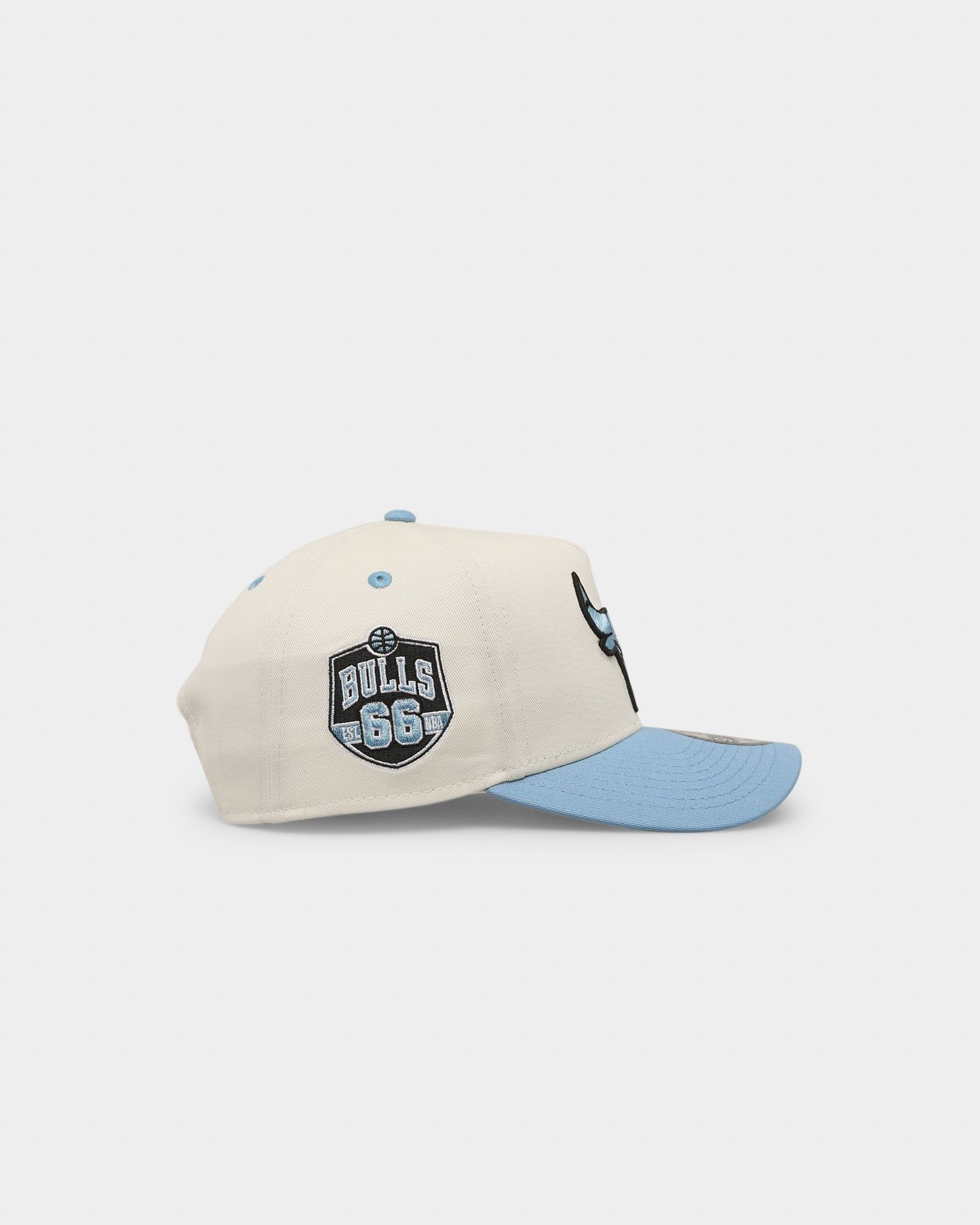 New Era Chicago Bulls 'Chrome University Blue' 9FORTY A-Frame Snapback Chrome White sold by Culture Kings product image thumbnail 3