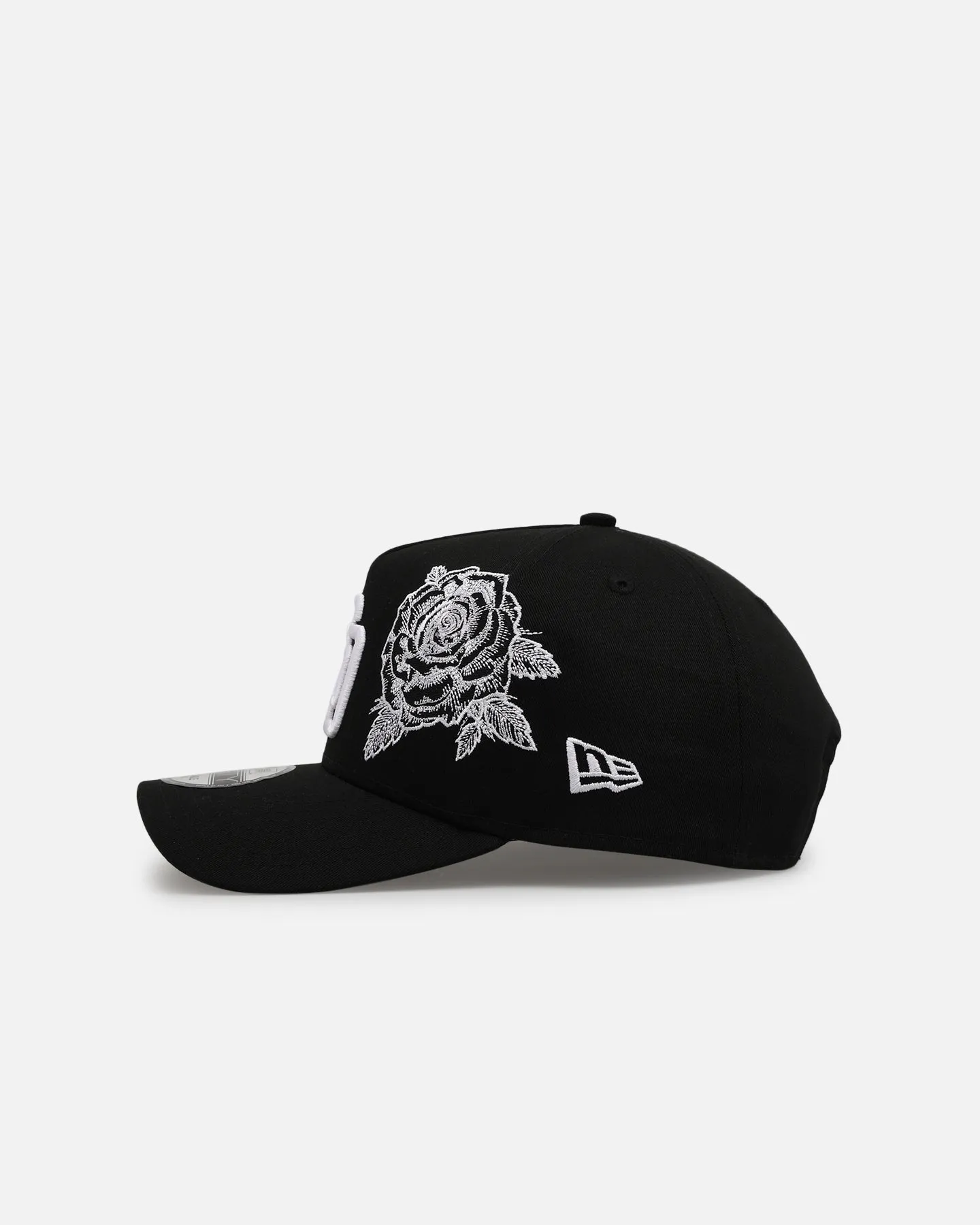 New Era San Diego Padres 'Ornate Rose' 9FORTY A-Frame Snapback Black/White sold by Culture Kings product image thumbnail 4