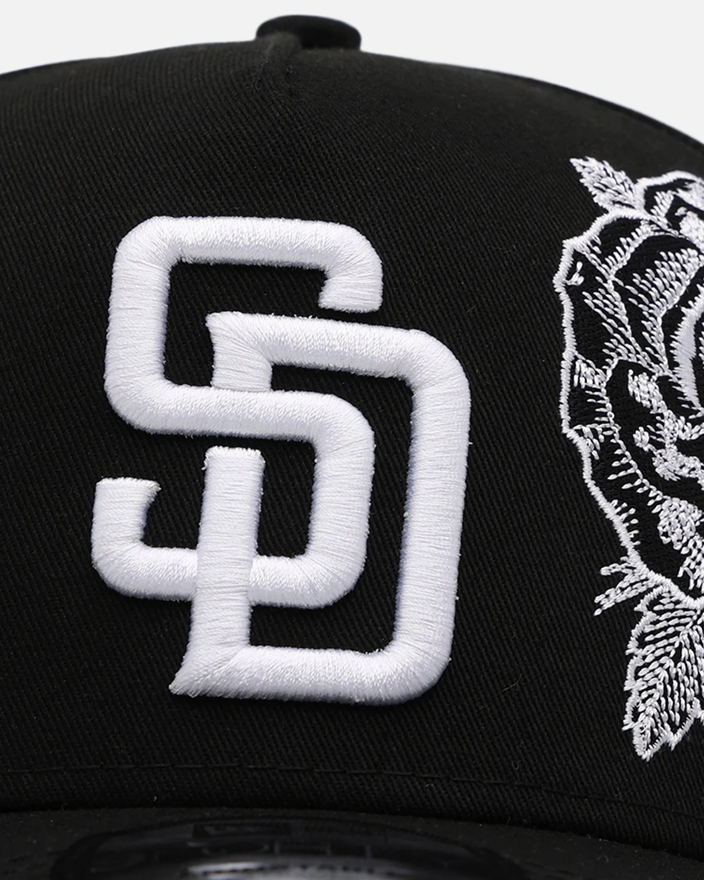New Era San Diego Padres 'Ornate Rose' 9FORTY A-Frame Snapback Black/White sold by Culture Kings product image thumbnail 5