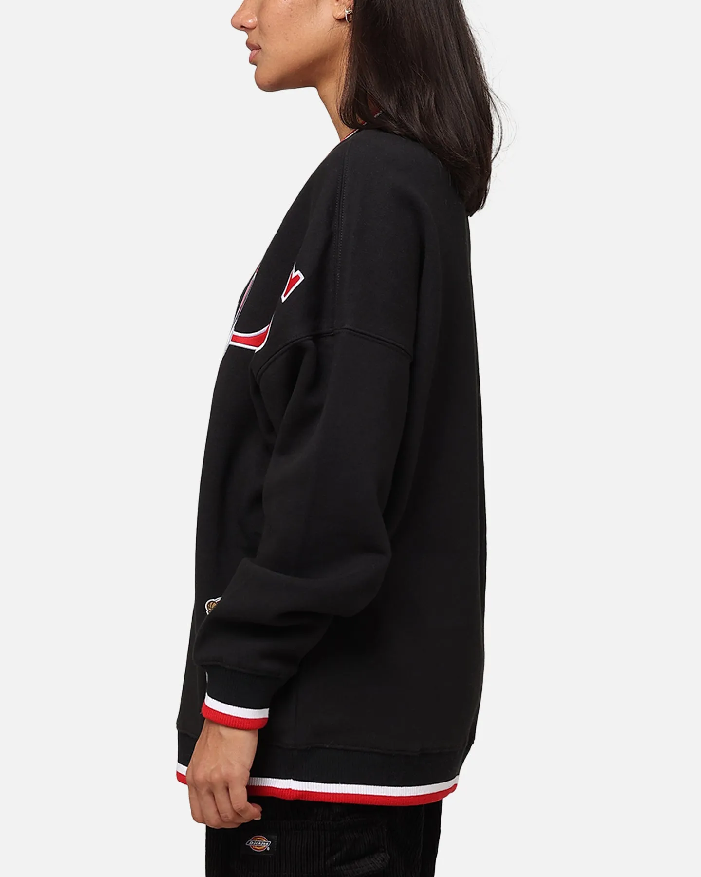 Mitchell & Ness Chicago Bulls Shooting Crewneck Black sold by Culture Kings product image thumbnail 5