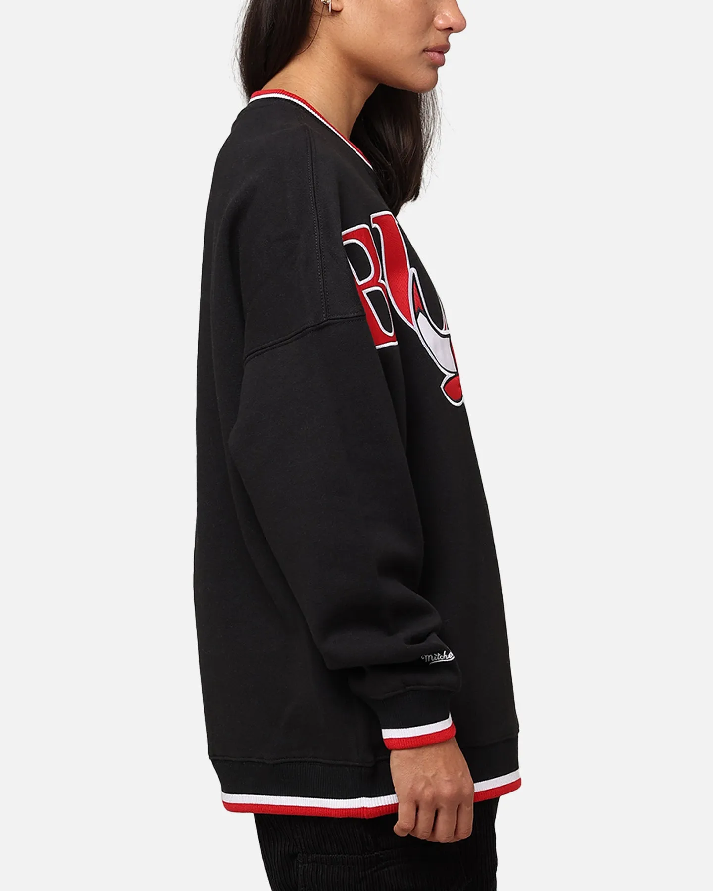 Mitchell & Ness Chicago Bulls Shooting Crewneck Black sold by Culture Kings product image thumbnail 4