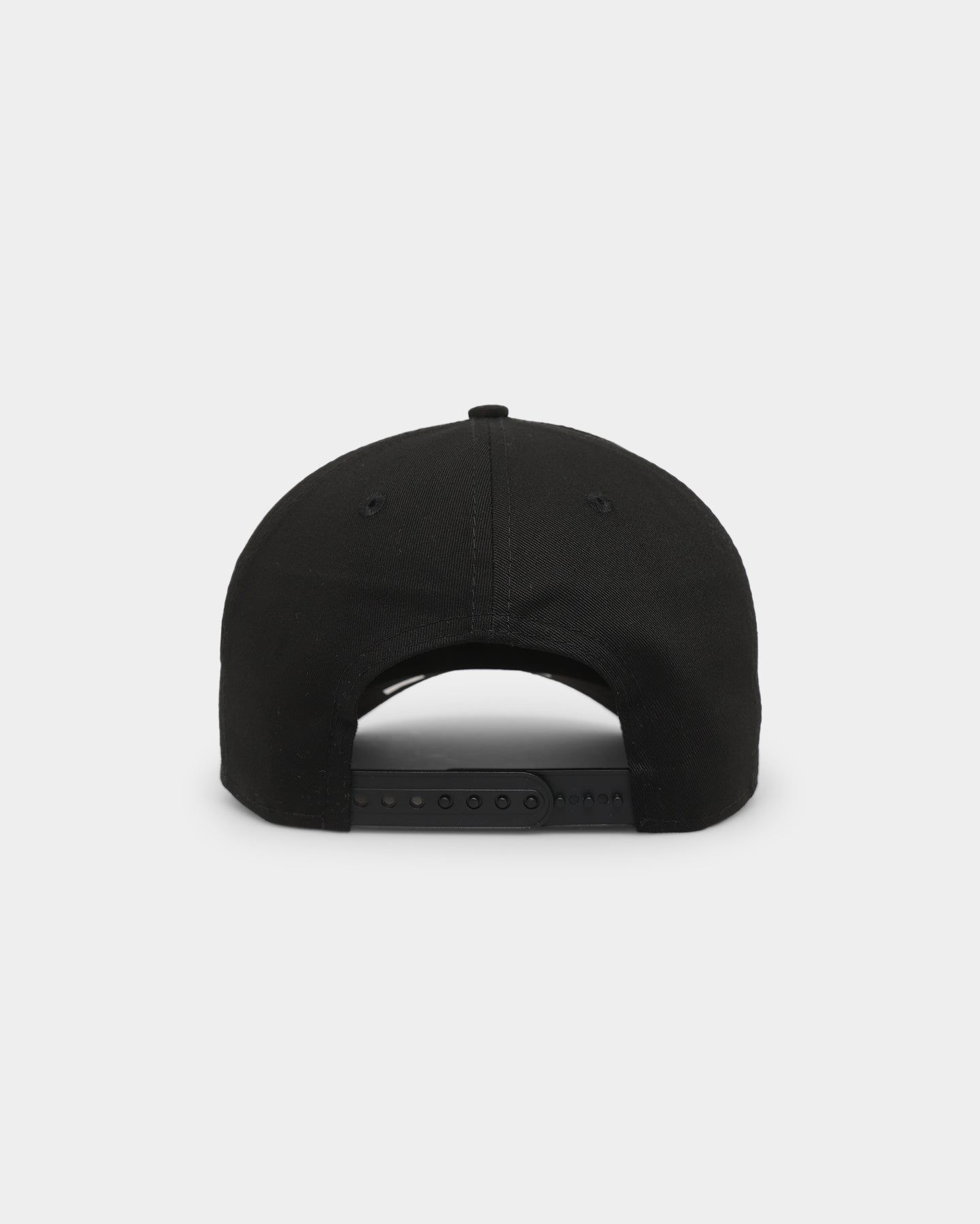 New Era Las Vegas Raiders 'Metal Badge' 9FORTY K-Frame Snapback Black/Black sold by Culture Kings product image thumbnail 3