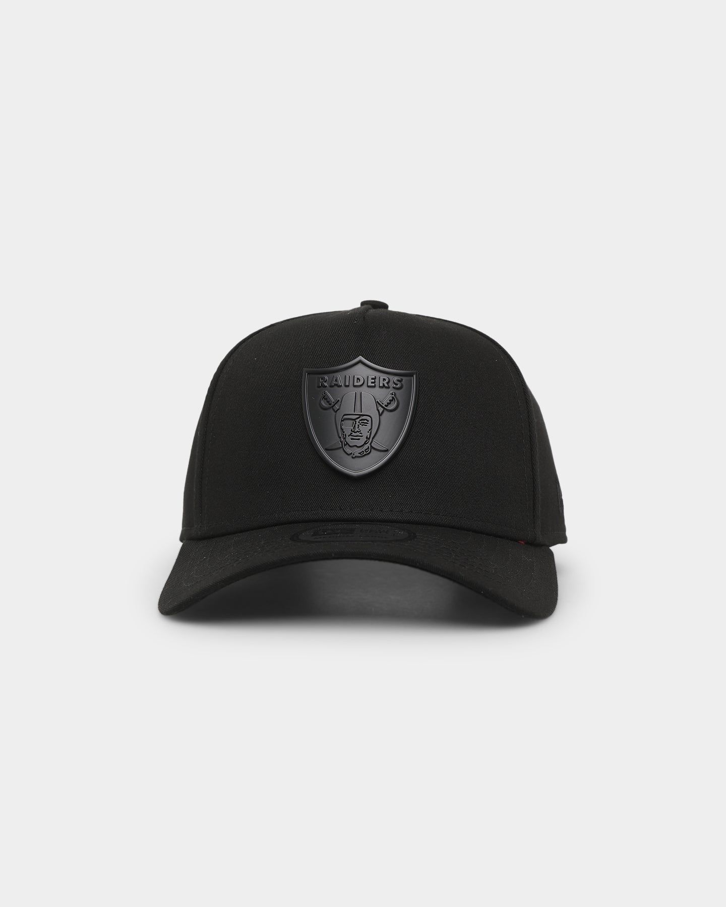 New Era Las Vegas Raiders 'Metal Badge' 9FORTY K-Frame Snapback Black/Black sold by Culture Kings