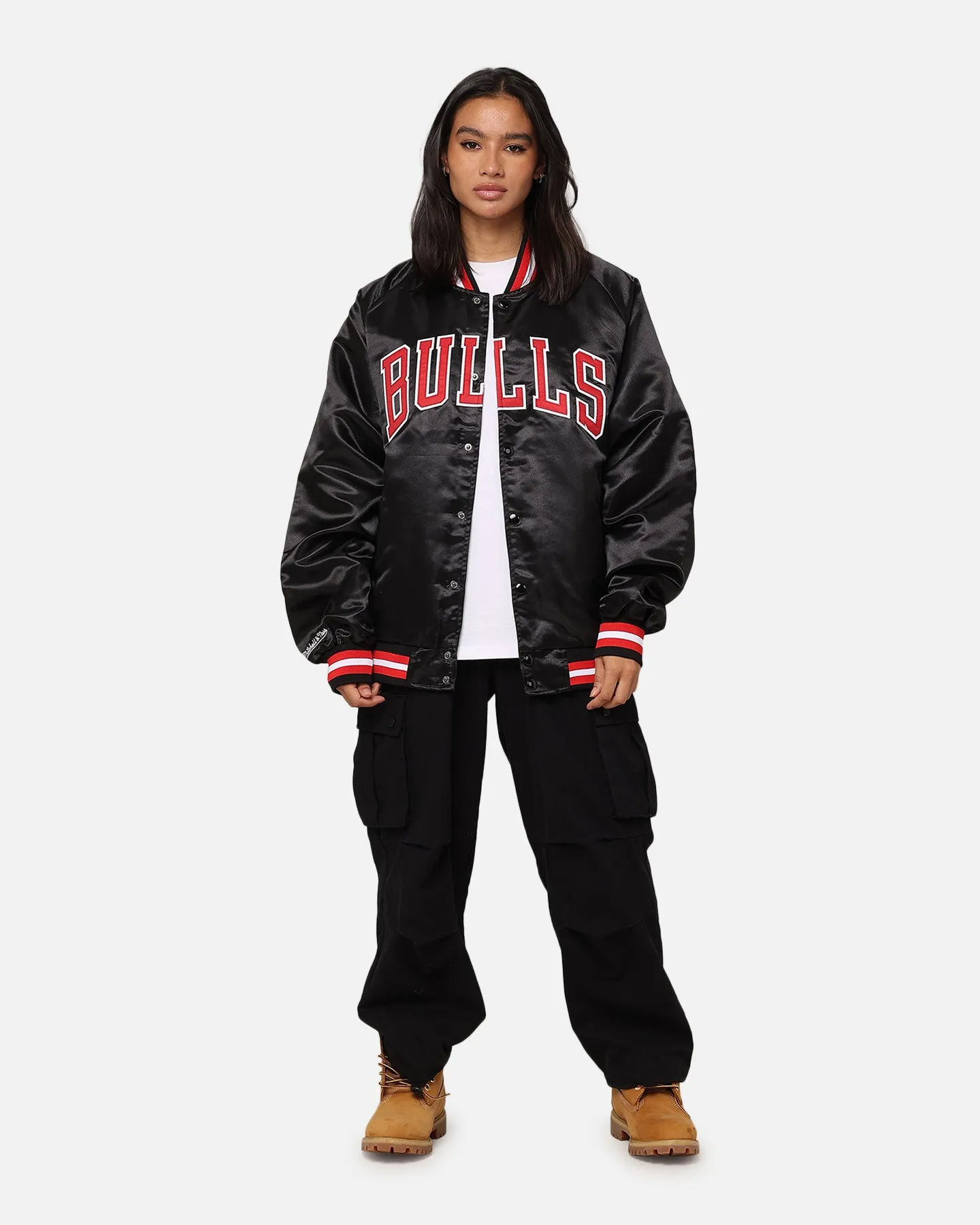 Mitchell & Ness Chicago Bulls Lightweight Satin Jacket Black sold by Culture Kings product image thumbnail 2