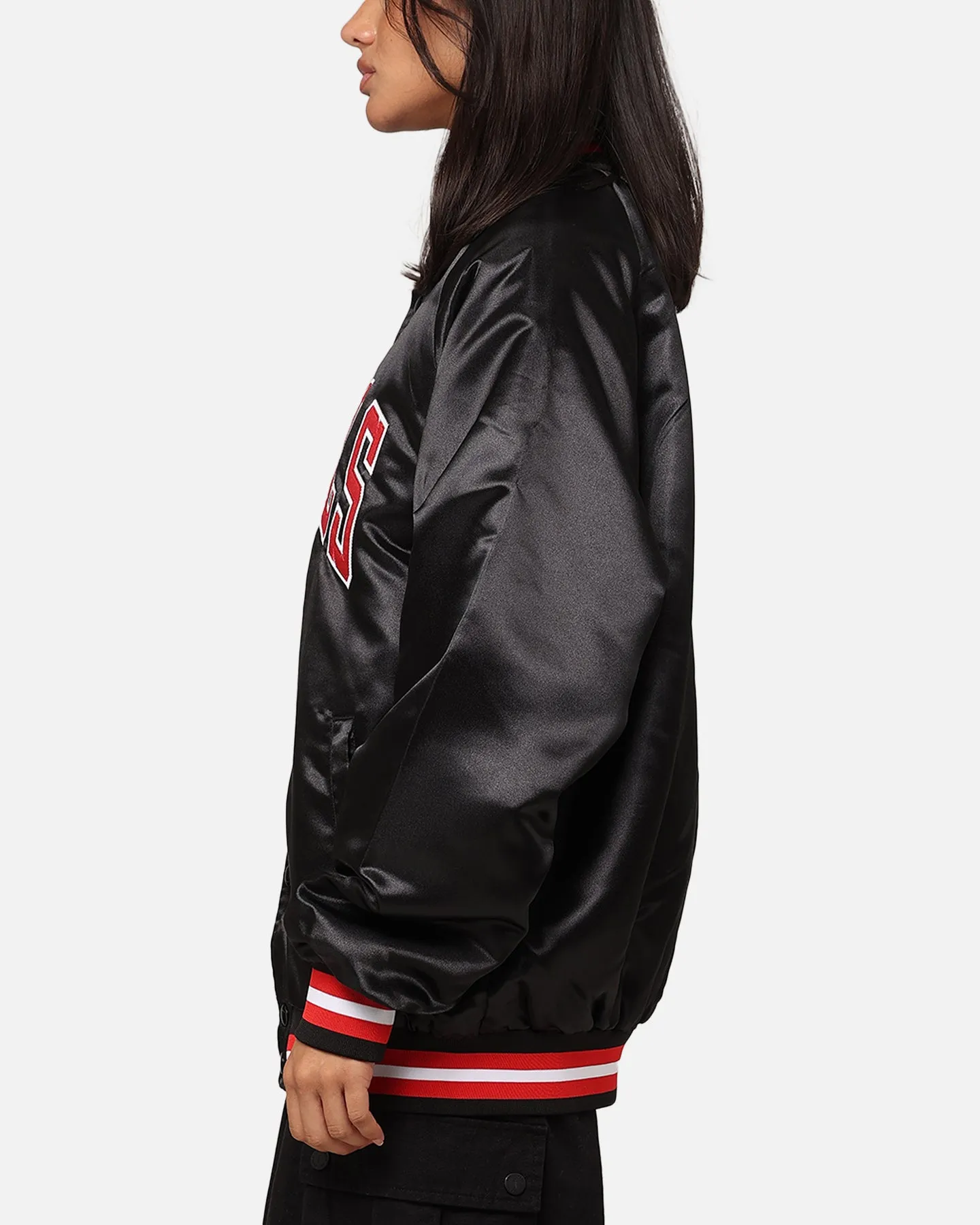 Mitchell & Ness Chicago Bulls Lightweight Satin Jacket Black sold by Culture Kings product image thumbnail 5