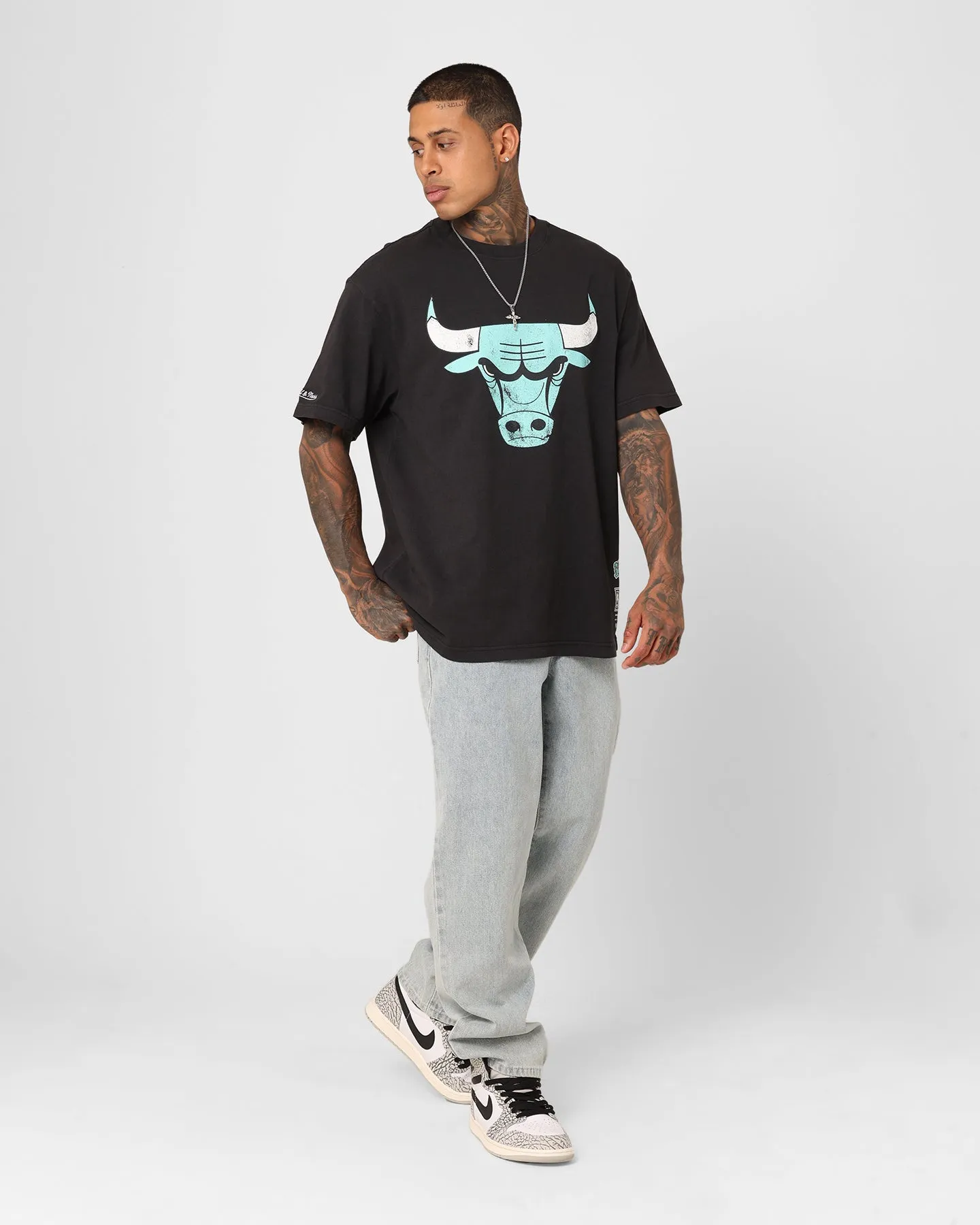 Mitchell & Ness Chicago Bulls Ice Blue Logo T-Shirt Faded Black sold by Culture Kings product image thumbnail 2