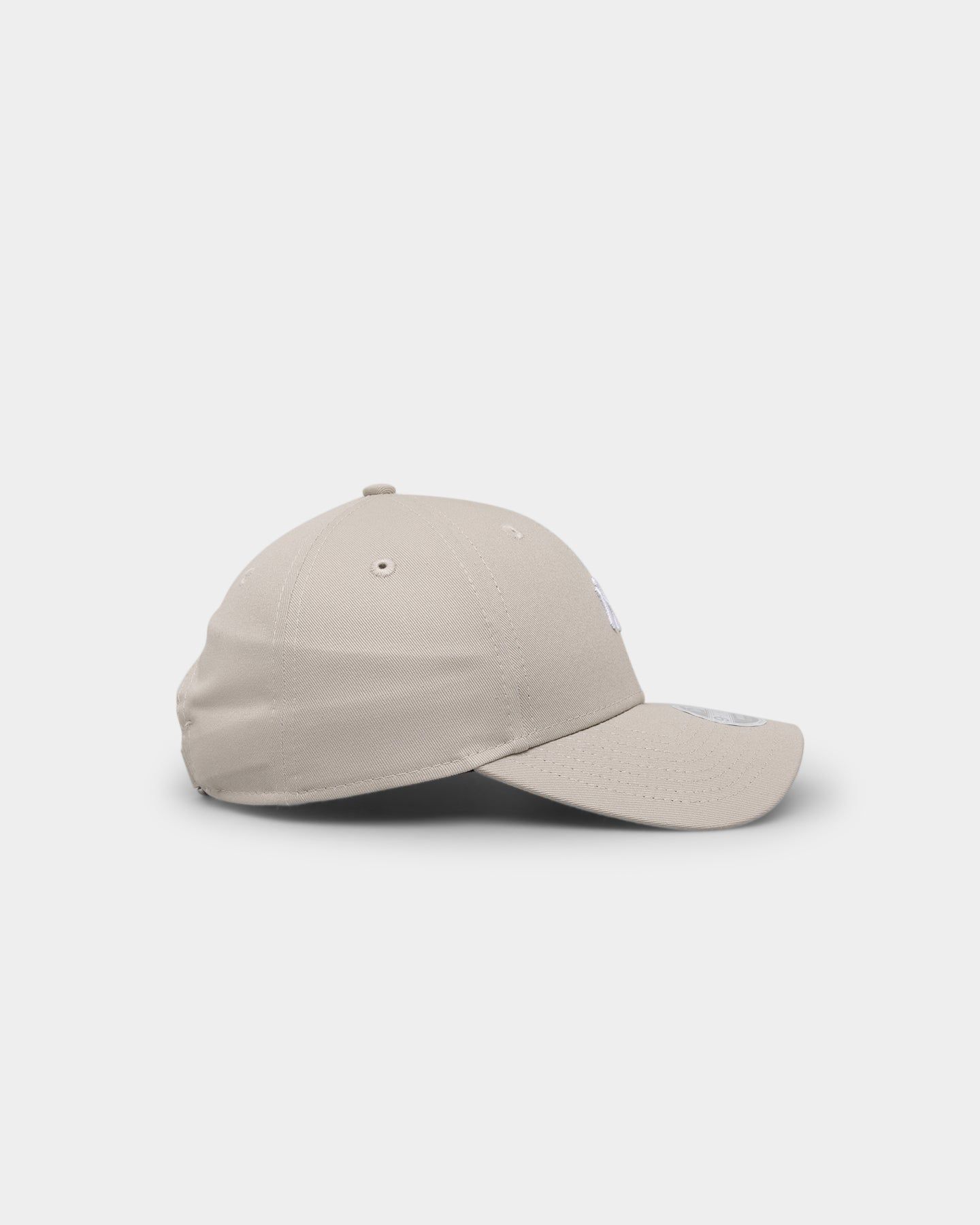 New Era New York Yankees 9FORTY Casual Strapback Light Beige sold by Culture Kings product image thumbnail 3