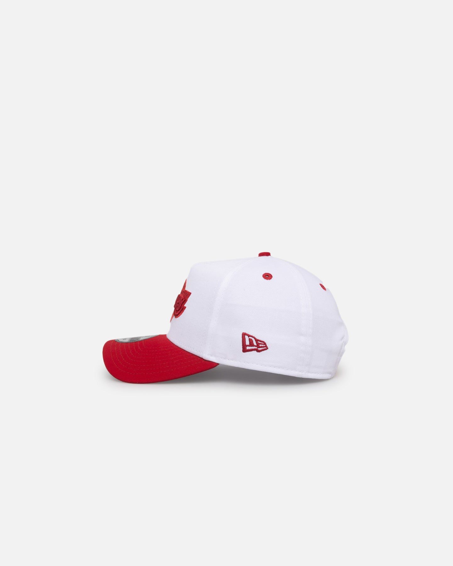New Era Los Angeles Lakers 'Satin Blaze' 9FORTY A-Frame Snapback White/Scarlet sold by Culture Kings product image thumbnail 4