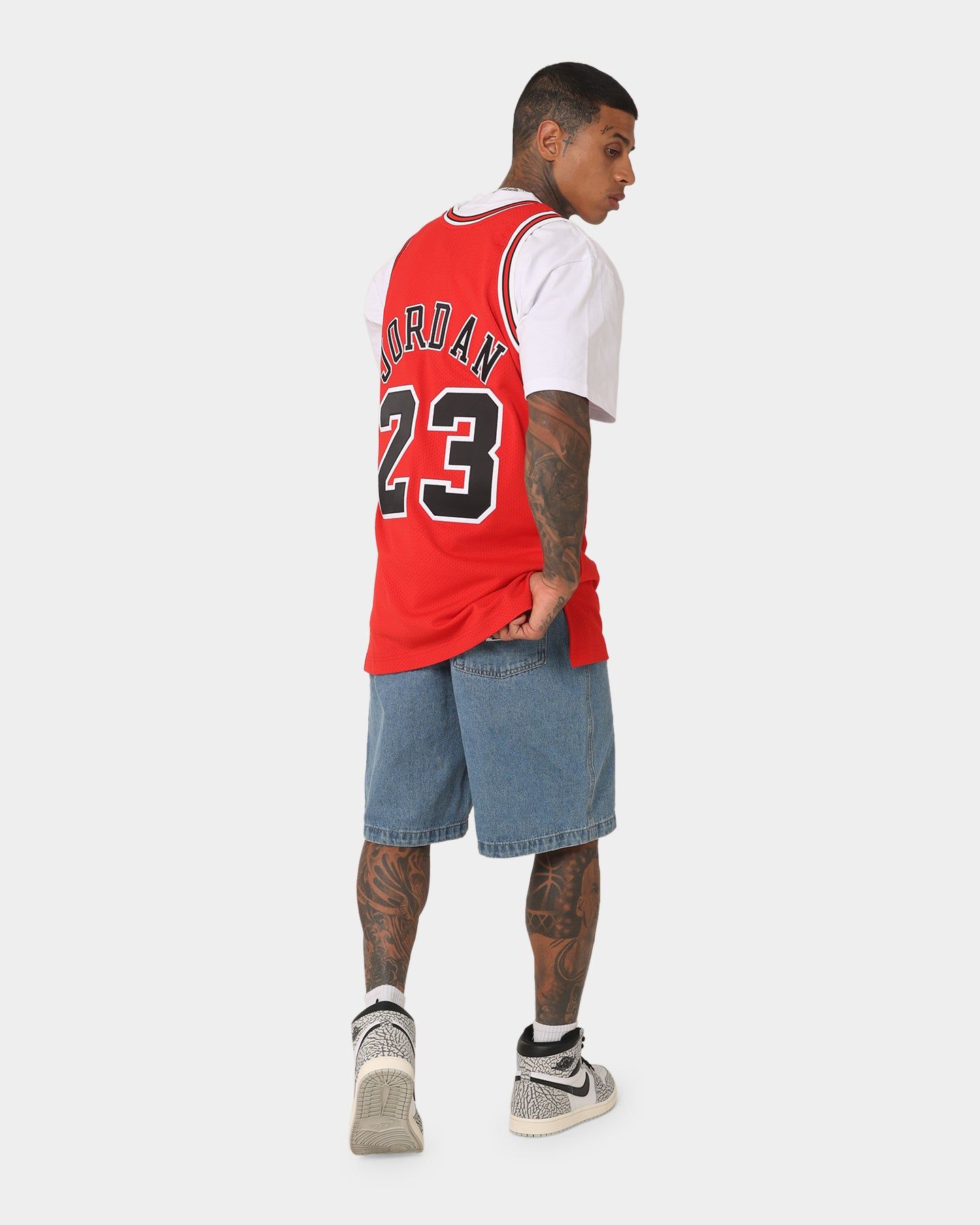 Mitchell & Ness Michael Jordan #23 '97-'98 Chicago Bulls Authentic Jersey Red sold by Culture Kings product image thumbnail 3