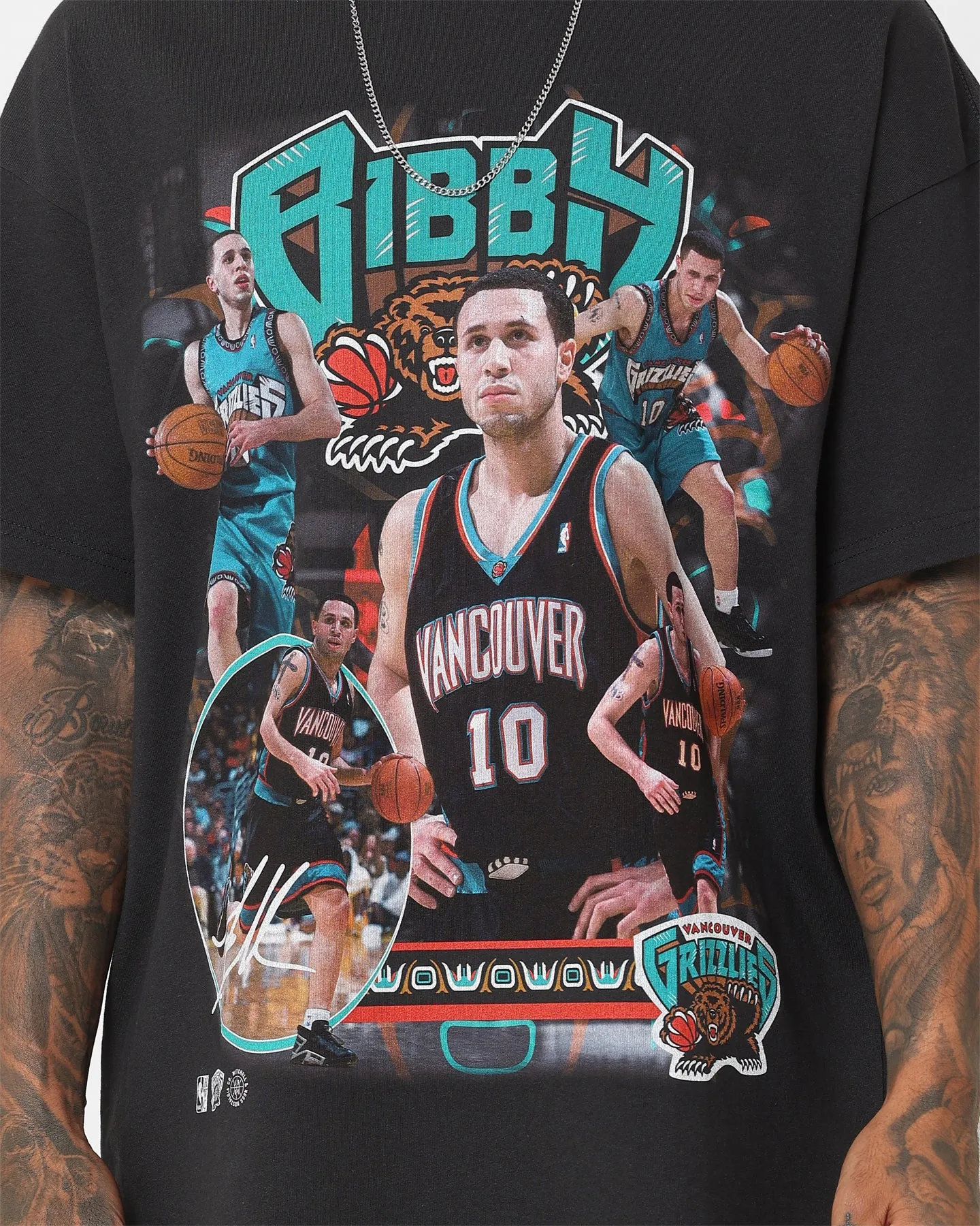Mitchell & Ness Vancouver Grizzlies Mike Bibby Photo T-Shirt Faded Black sold by Culture Kings product image thumbnail 3