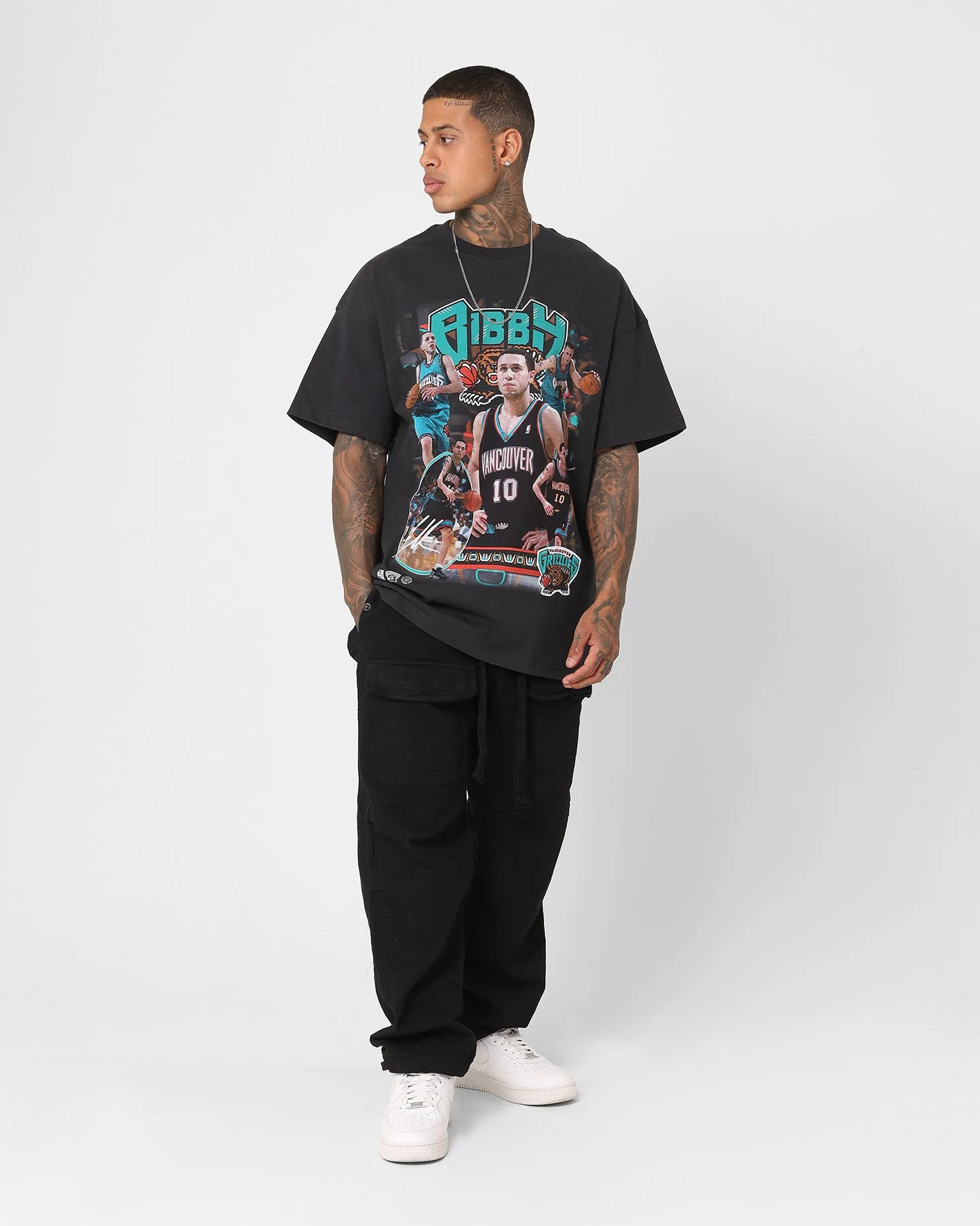 Mitchell & Ness Vancouver Grizzlies Mike Bibby Photo T-Shirt Faded Black sold by Culture Kings product image thumbnail 2