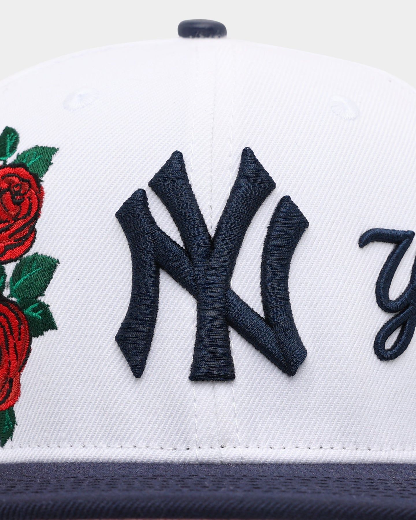 Pro Standard New York Yankees Roses Snapback White sold by Culture Kings product image thumbnail 5