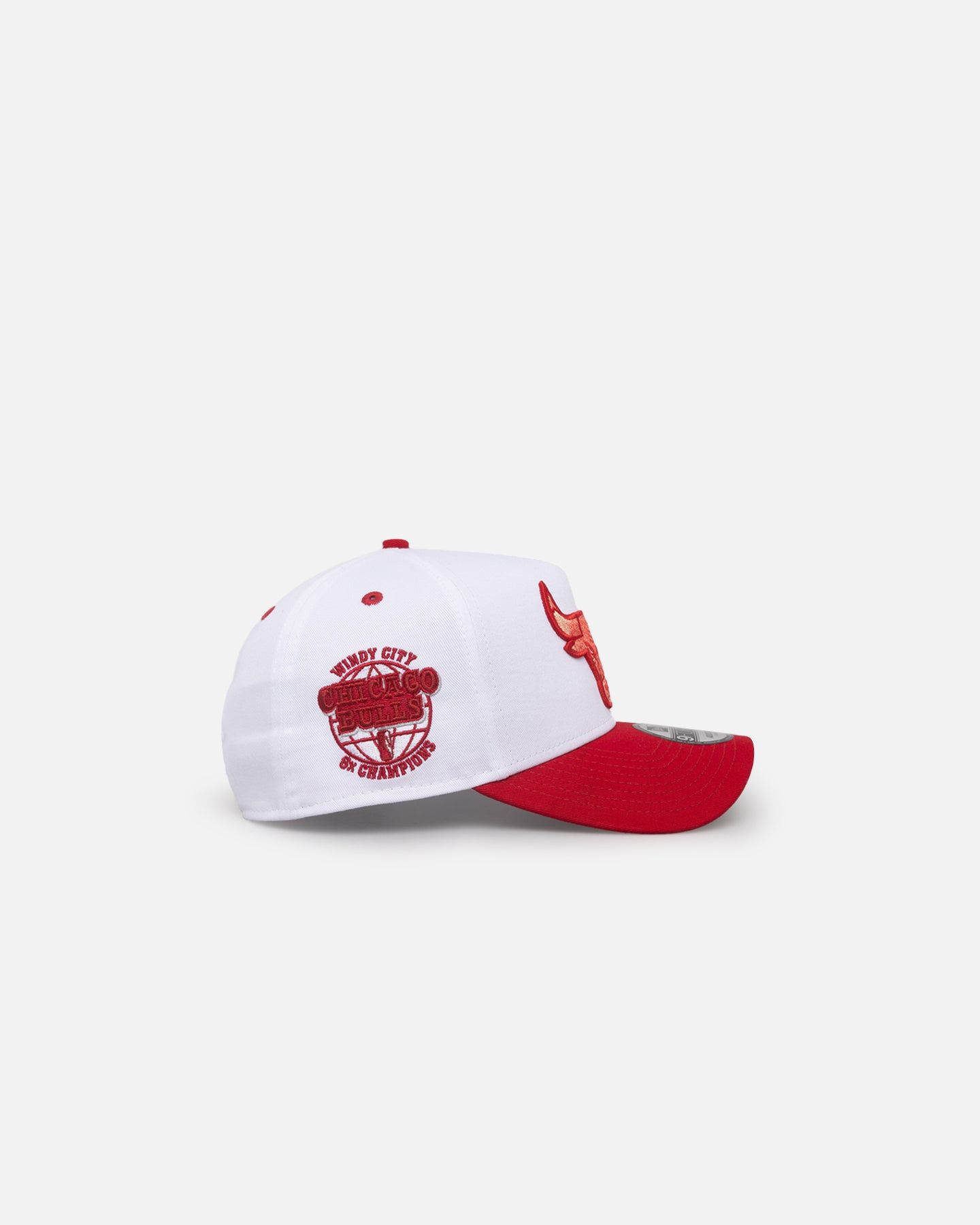 New Era Chicago Bulls 'Satin Blaze' 9FORTY A-Frame Snapback White/Scarlet sold by Culture Kings product image thumbnail 3