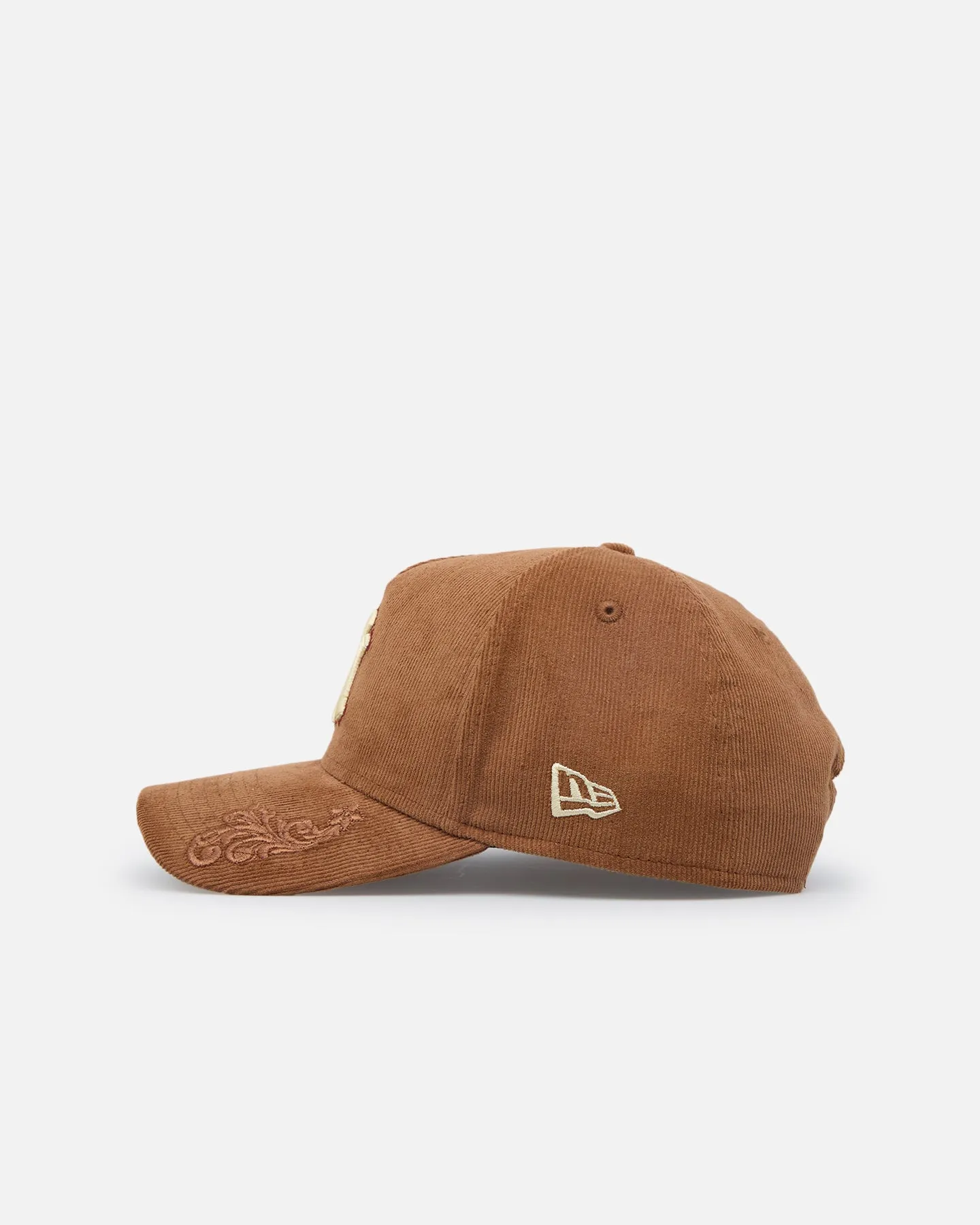 New Era New York Yankees 'Ornamental Corduroy' 9FORTY A-Frame Snapback Tan sold by Culture Kings product image thumbnail 5