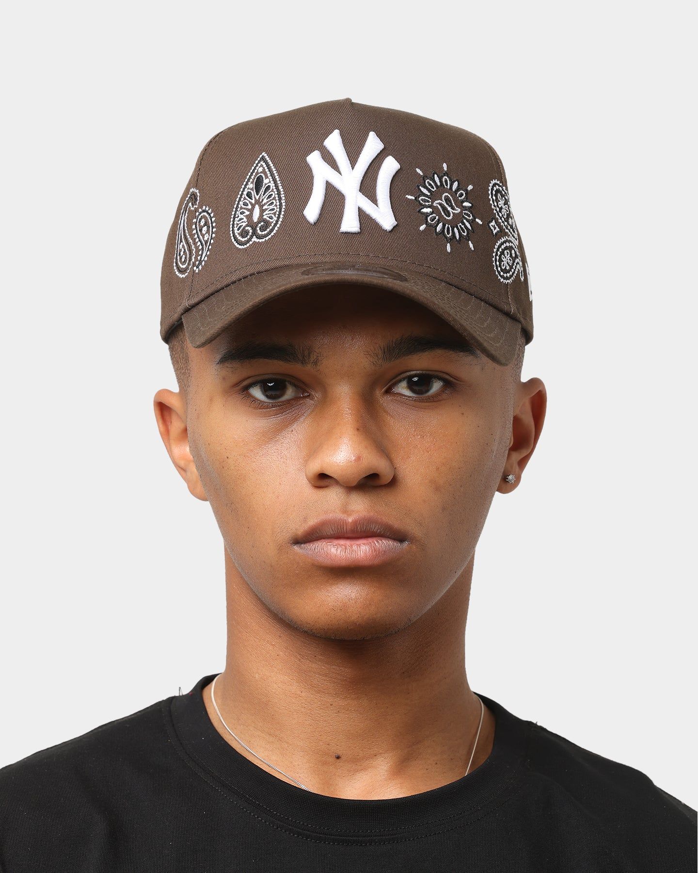 New Era New York Yankees 'Paisley Logo' 9FORTY A-Frame Snapback Espresso sold by Culture Kings product image thumbnail 2