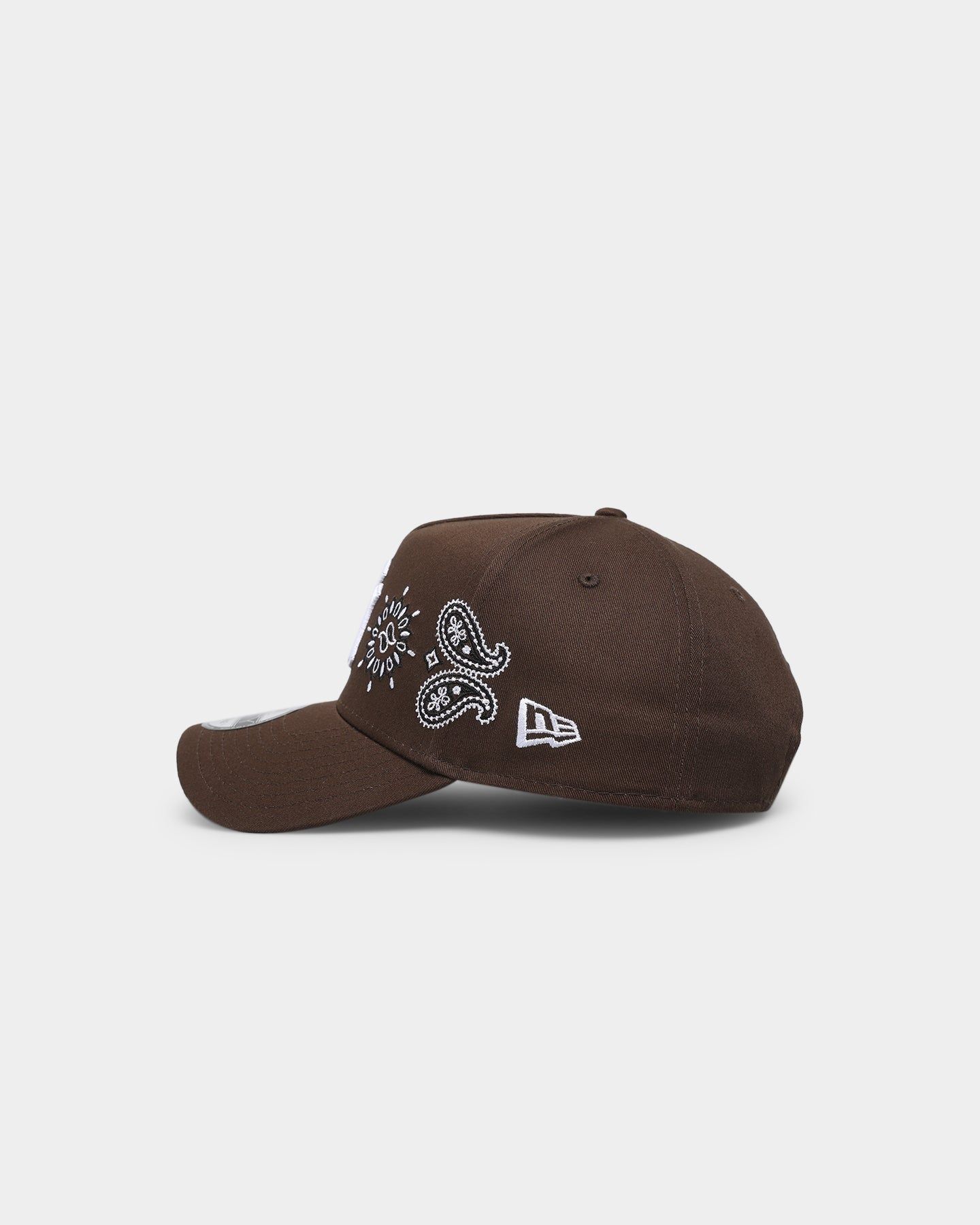 New Era New York Yankees 'Paisley Logo' 9FORTY A-Frame Snapback Espresso sold by Culture Kings product image thumbnail 5