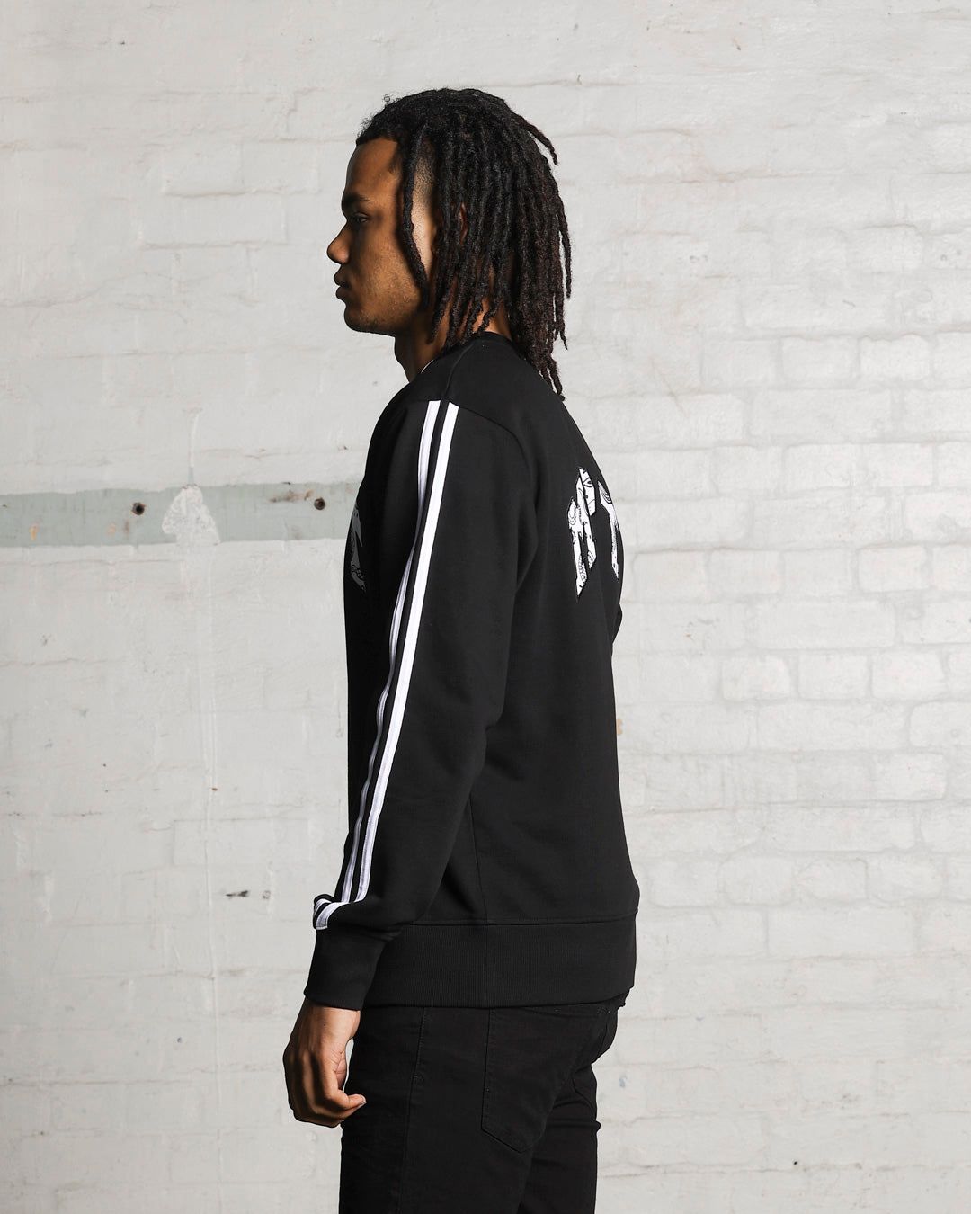 Saint Morta La Palla Box Crewneck Black/White sold by Culture Kings product image thumbnail 8