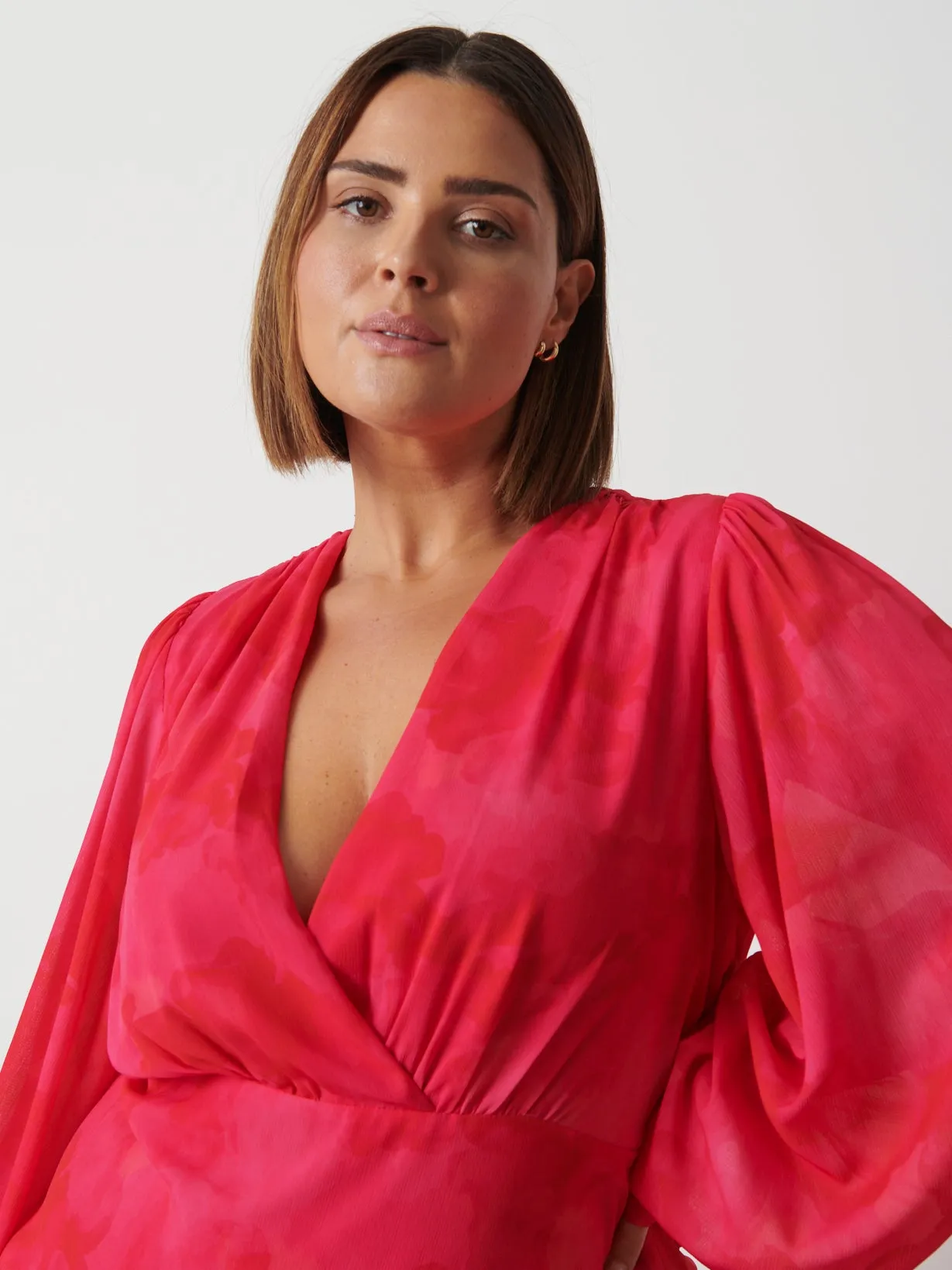 Lilianna Backless Balloon Sleeve Printed Dress Curve - Pink and Red Watercolour sold by Pretty Lavish product image thumbnail 2