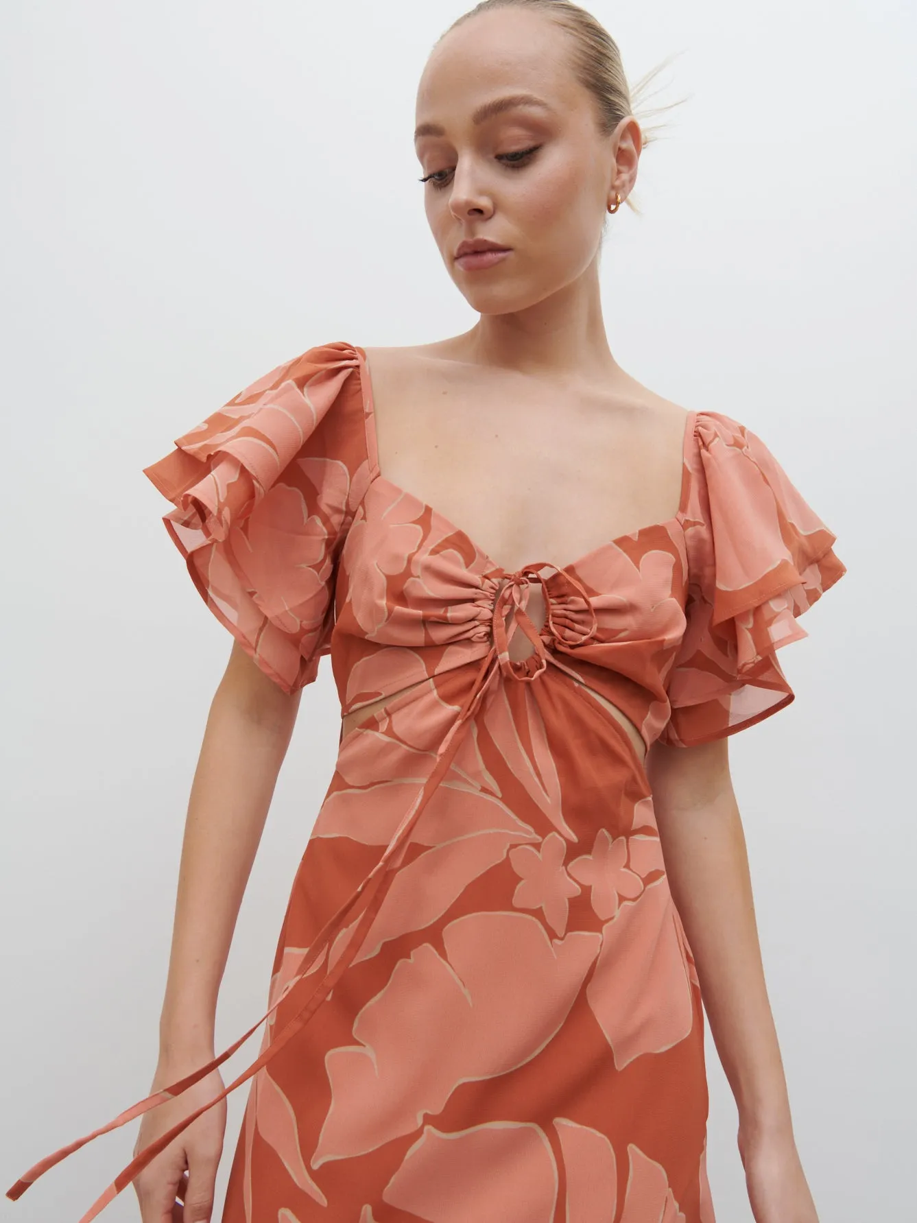 Florence Cut Out Maxi Dress - Dusky Rose Abstract Palm sold by Pretty Lavish product image thumbnail 2