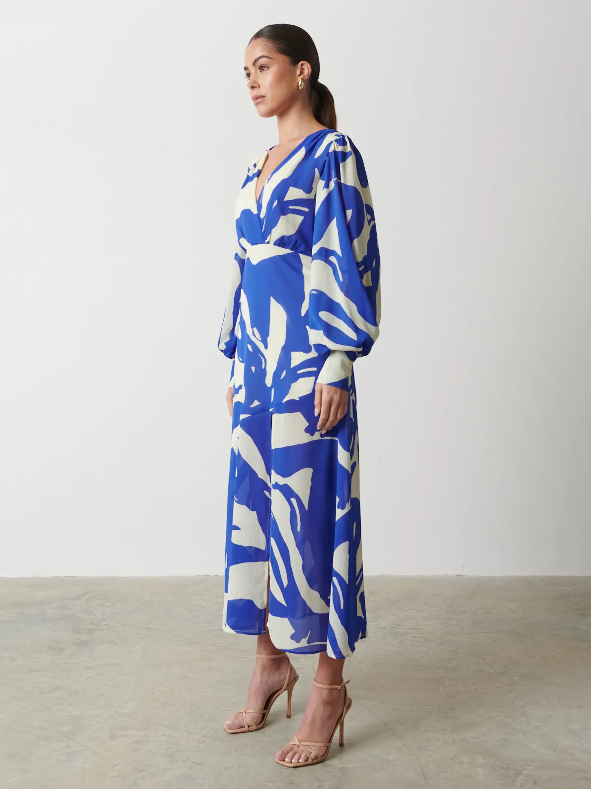 Lilianna Backless Balloon Sleeve Printed Dress - Blue Abstract sold by Pretty Lavish product image thumbnail 5