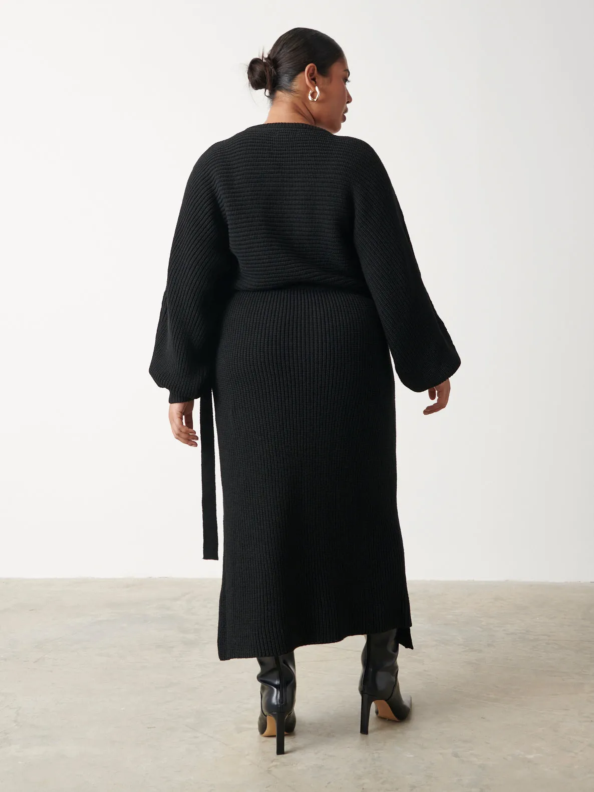 Aidan Cosy Wrap Dress Curve - Black sold by Pretty Lavish product image thumbnail 4