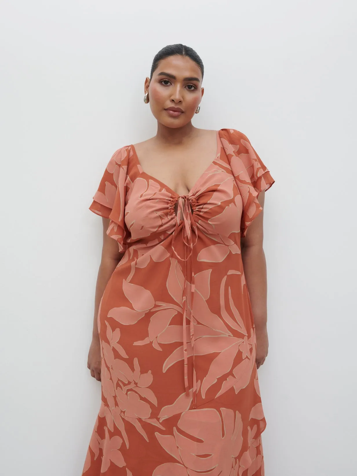 Florence Cut Out Maxi Dress Curve - Dusky Rose Abstract Palm sold by Pretty Lavish product image thumbnail 4