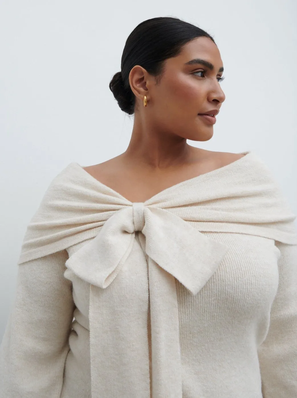 Tilda Bardot Bow Knit Top Curve - Beige sold by Pretty Lavish product image thumbnail 3