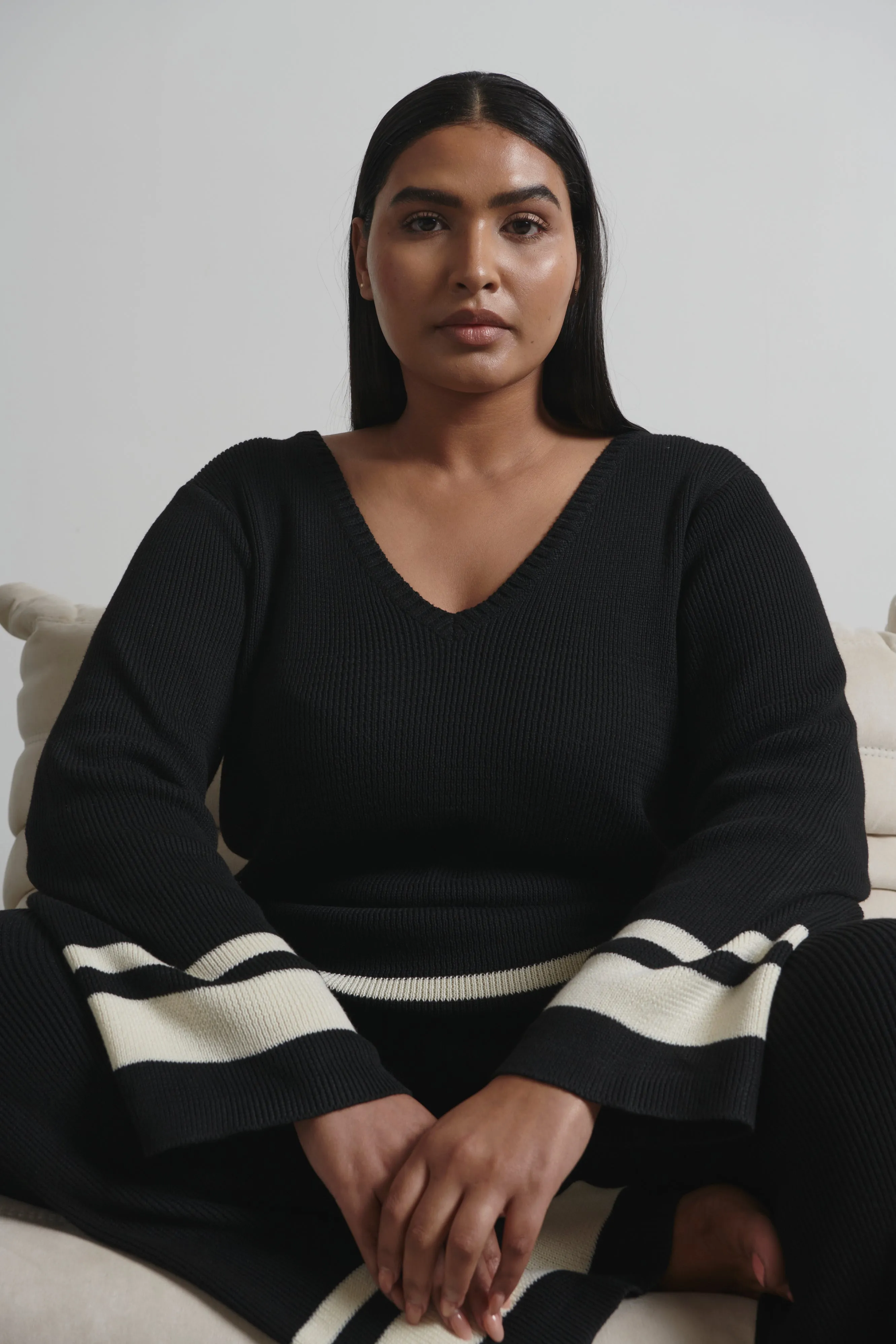 Cassie V Neck Contrast Knit Jumper Curve - Black and Cream sold by Pretty Lavish product image thumbnail 3