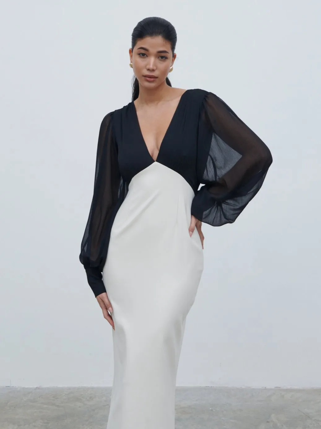 Ayla Contrast Maxi Dress - Black and White sold by Pretty Lavish product image thumbnail 5
