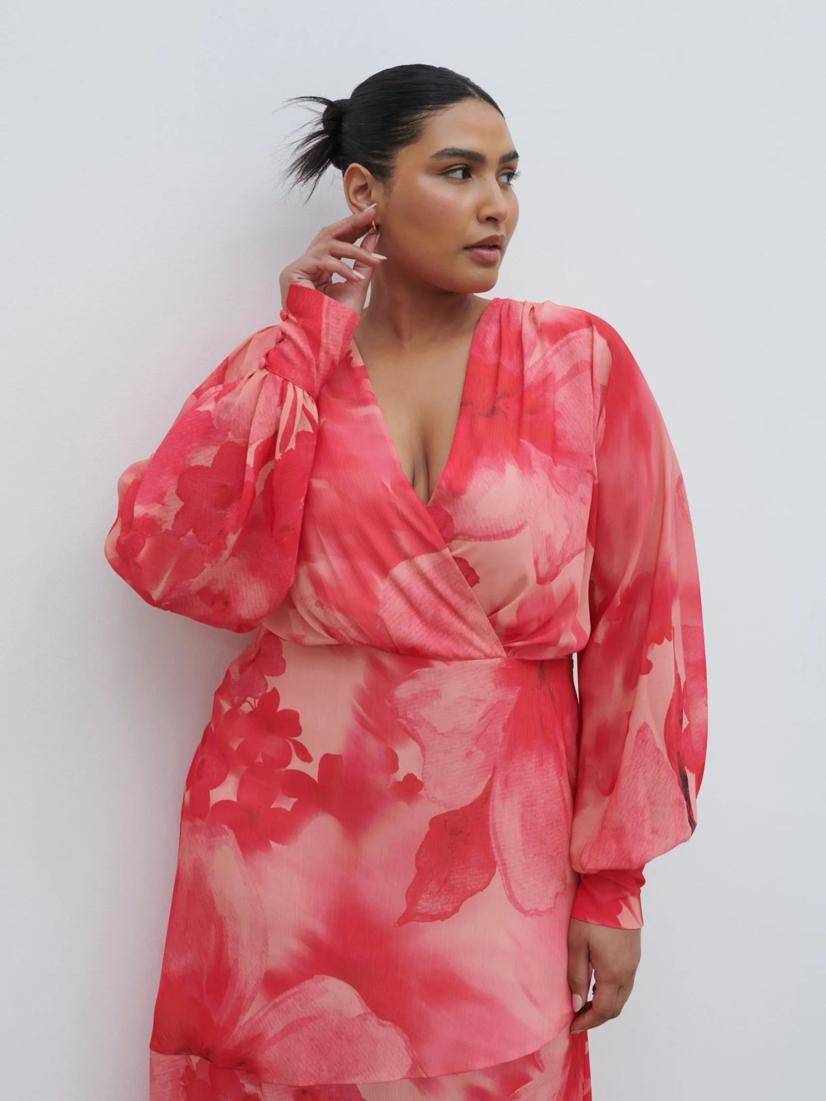Theia Batwing Maxi Dress Curve - Pink Large Scale Floral sold by Pretty Lavish product image thumbnail 4