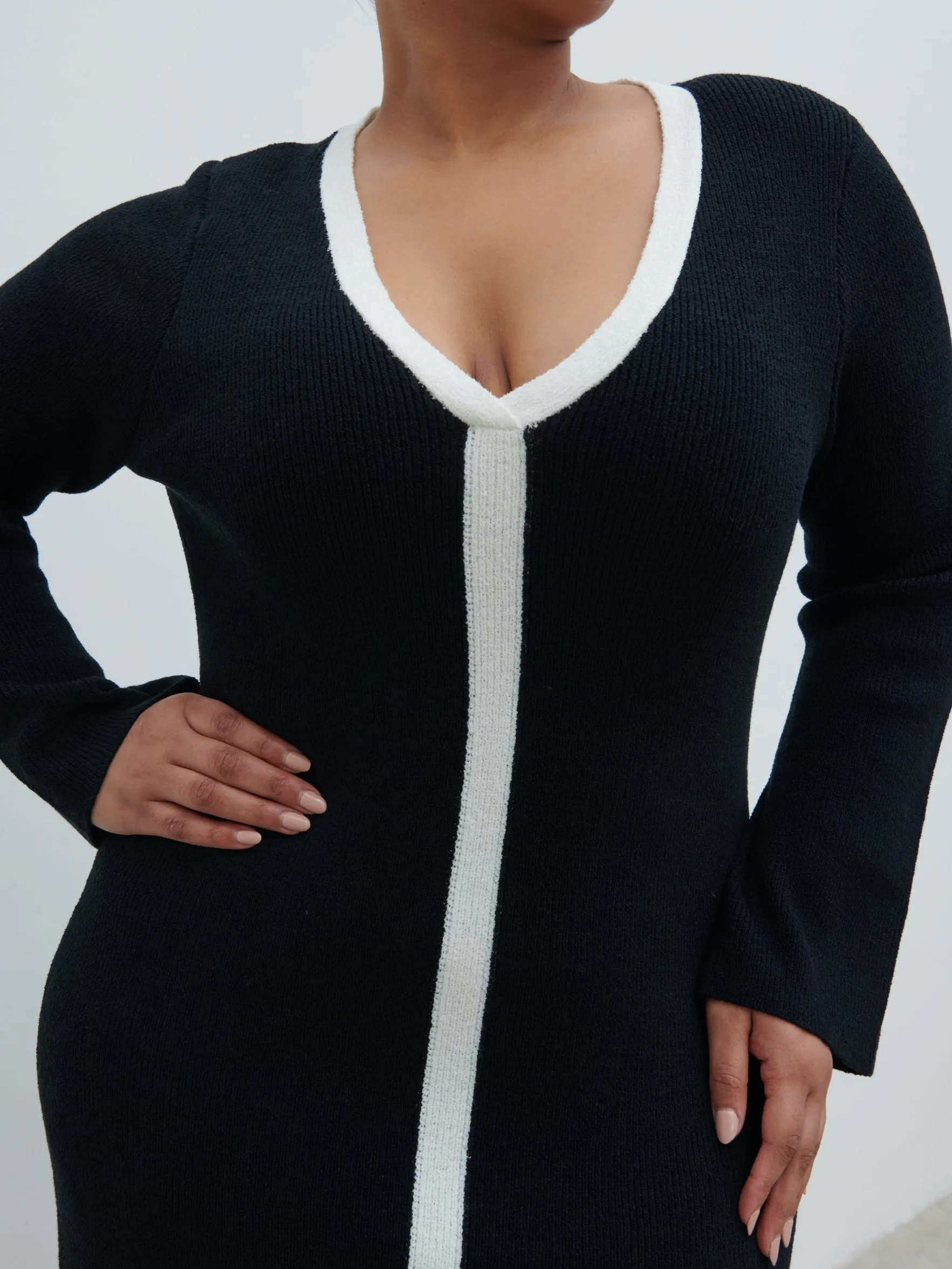 Ailey Contrast Seam Knit Midaxi Dress Curve - Black and Cream sold by Pretty Lavish product image thumbnail 4