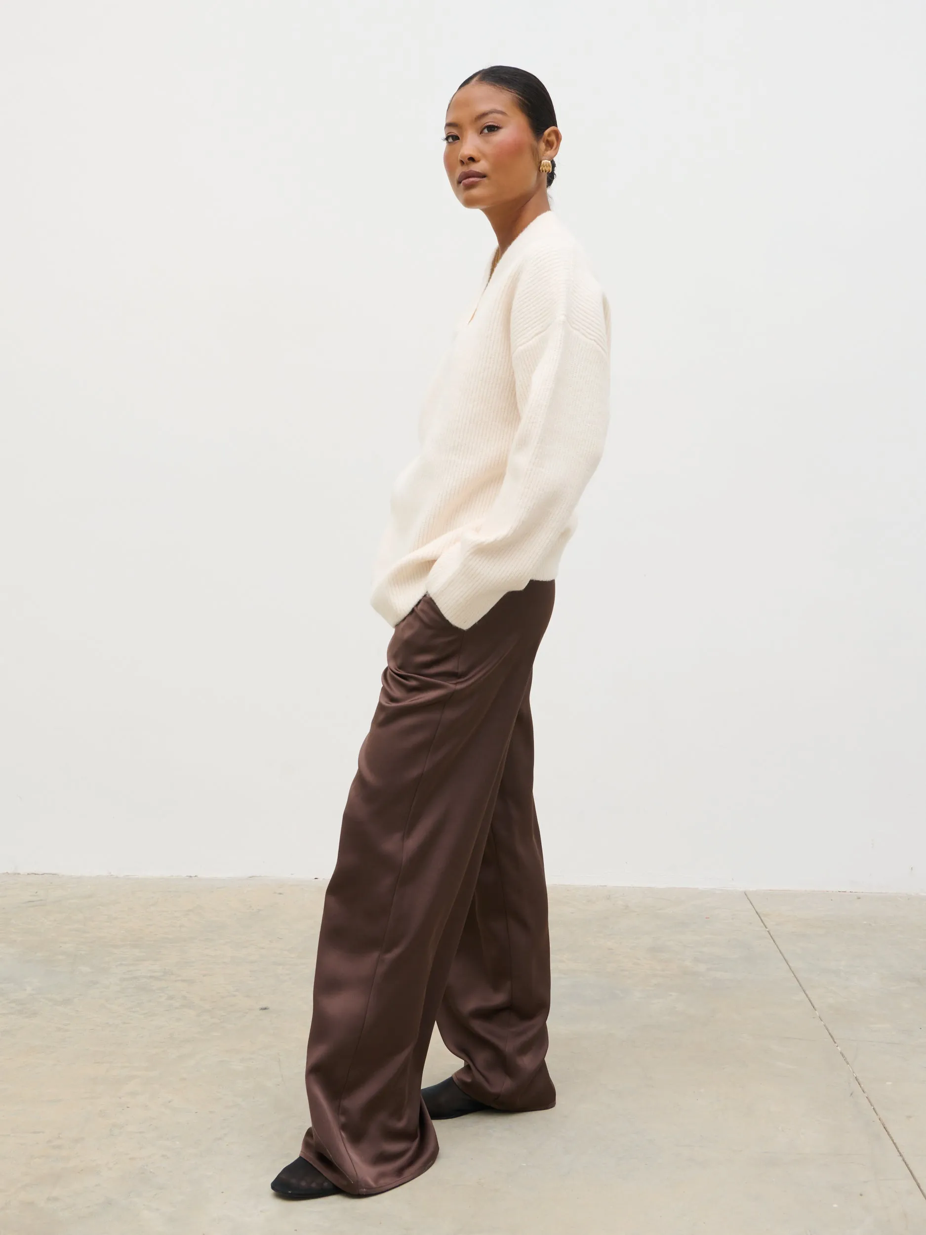 Briana Chunky V-Neck Knit Jumper - Cream sold by Pretty Lavish product image thumbnail 4