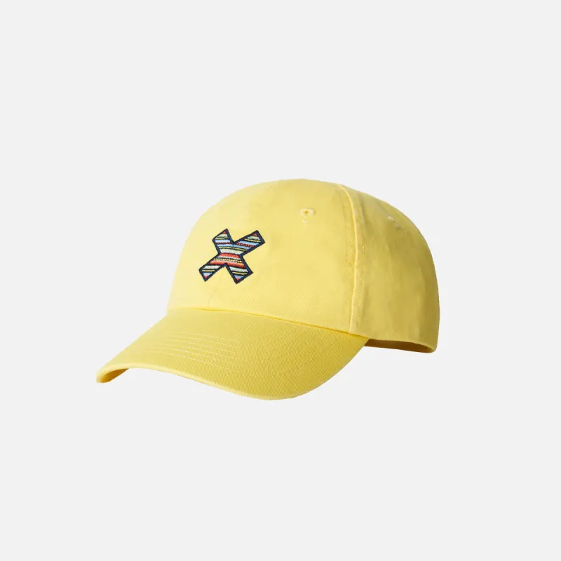 GORRA CLASSIC AMARILLA sold by Blue Banana