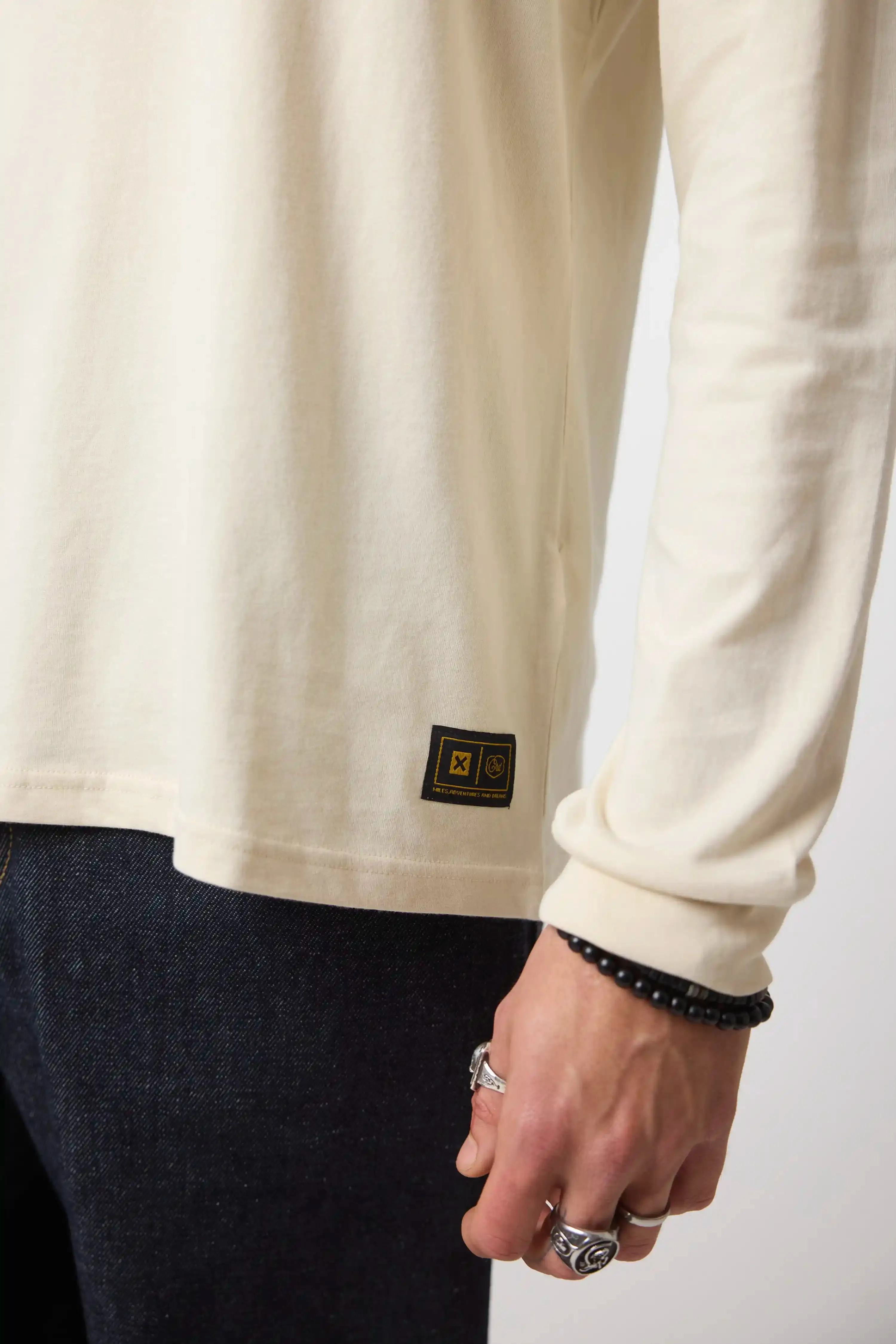 CAMISETA MANGA LARGA BASIC PREMIUM CRD BLANCO ROTO sold by Blue Banana product image thumbnail 5