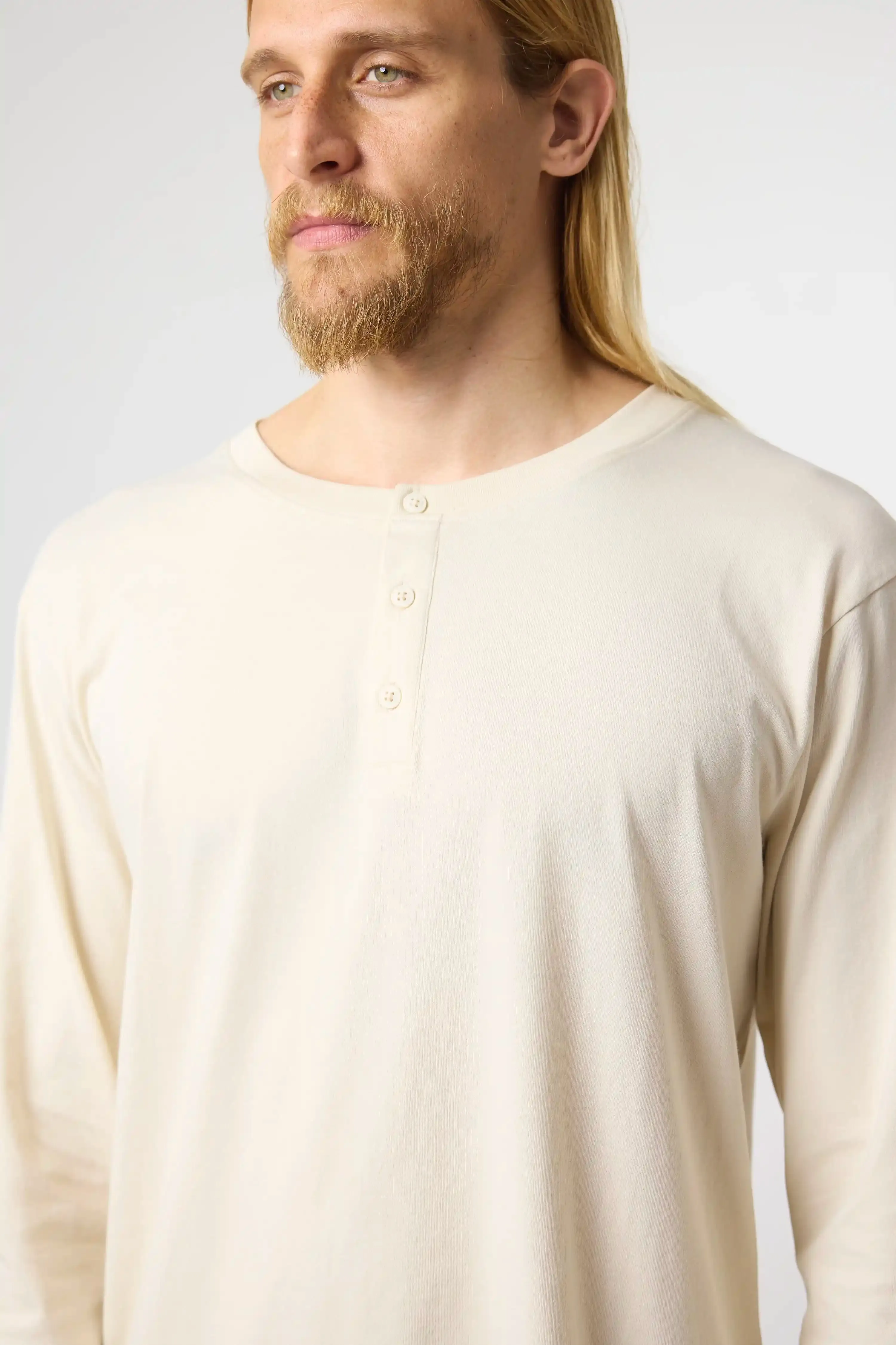 CAMISETA MANGA LARGA BASIC PREMIUM CRD BLANCO ROTO sold by Blue Banana product image thumbnail 3