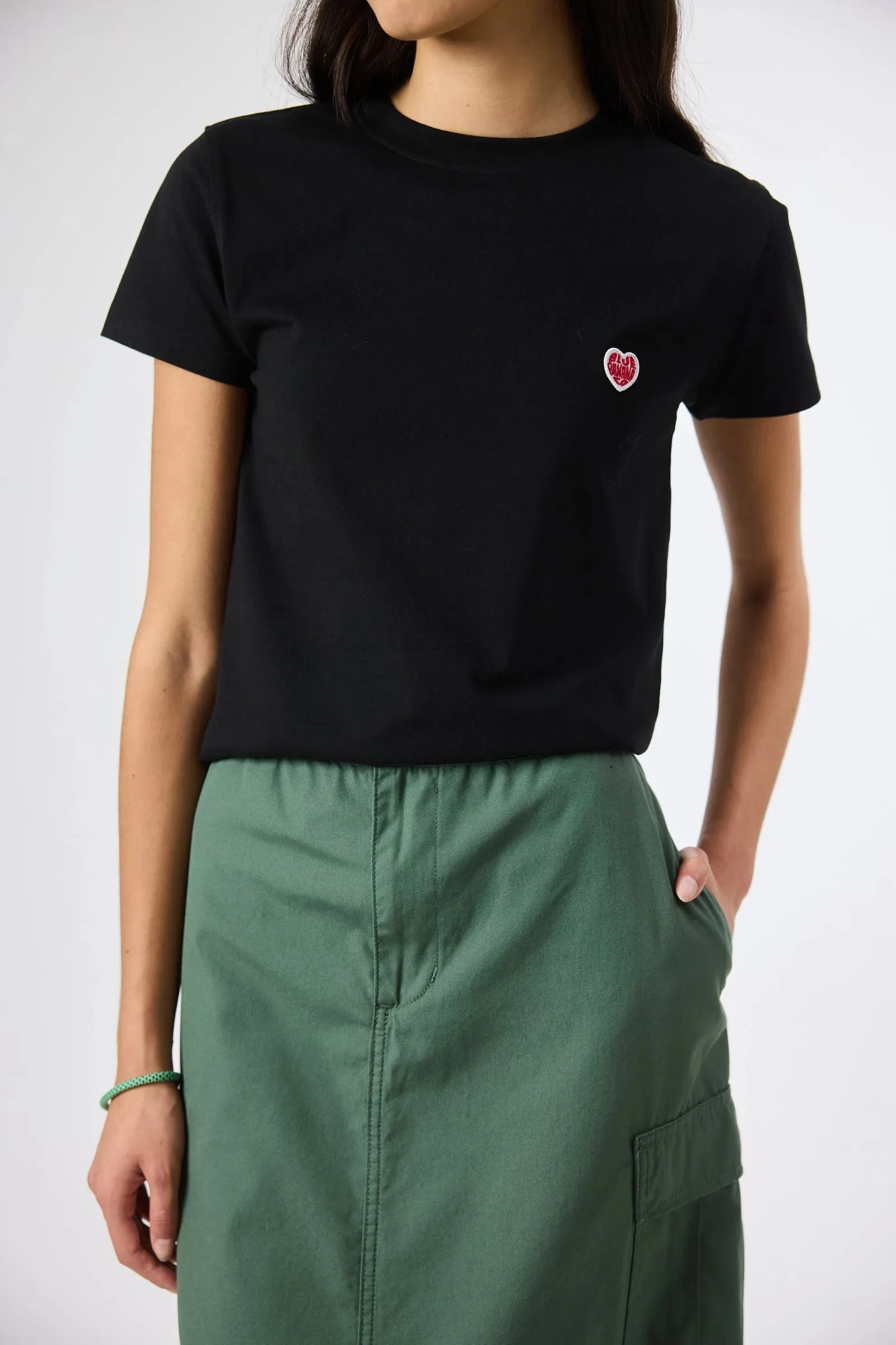 CAMISETA MUJER HEART NEGRA sold by Blue Banana product image thumbnail 3