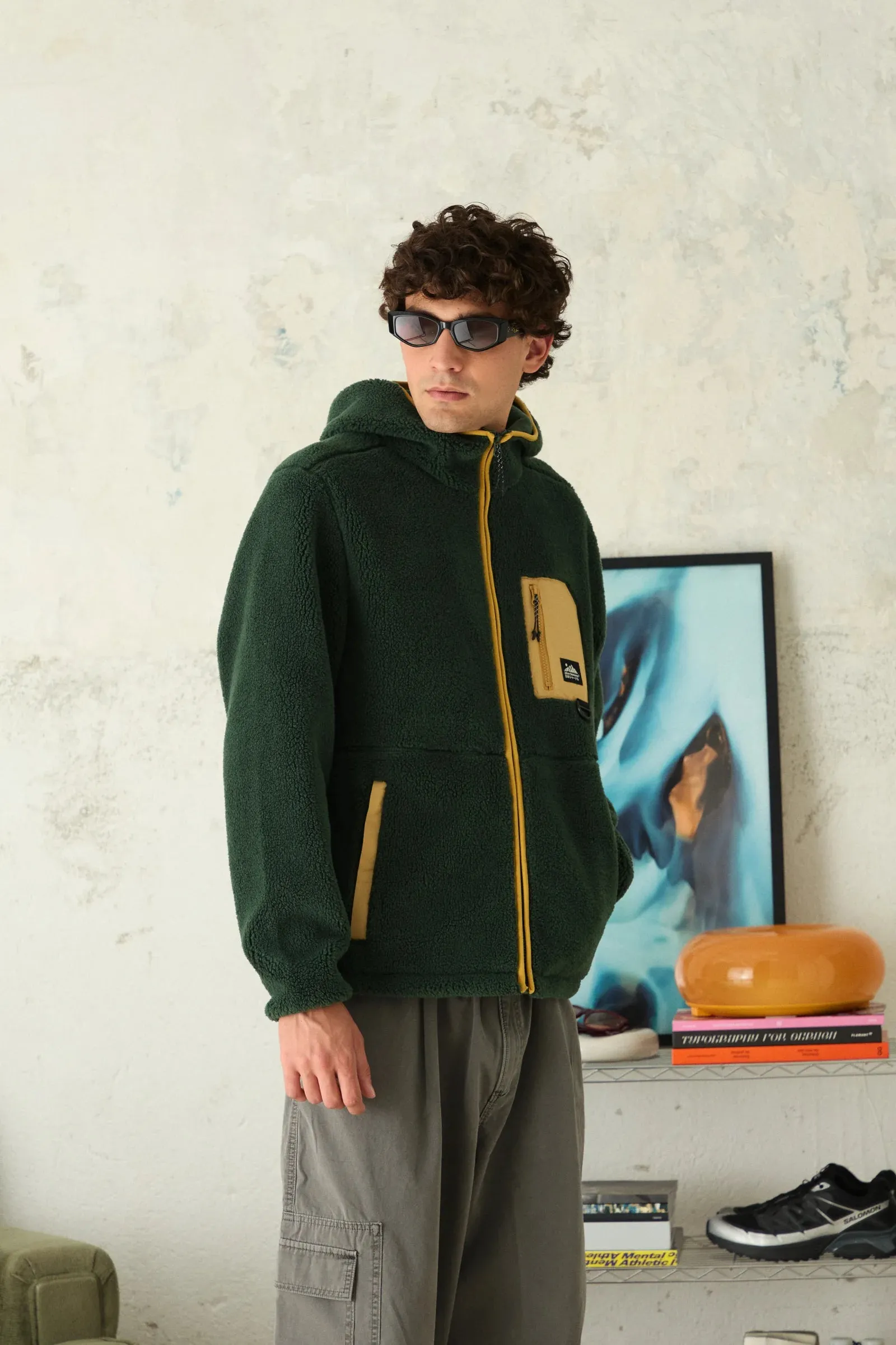 PACK SUDADERA CON CAPUCHA POLAR CAVE CAQUI + CAMISETA MANGA LARGA JOURNAL TREKKING GREEN sold by Blue Banana product image thumbnail 2