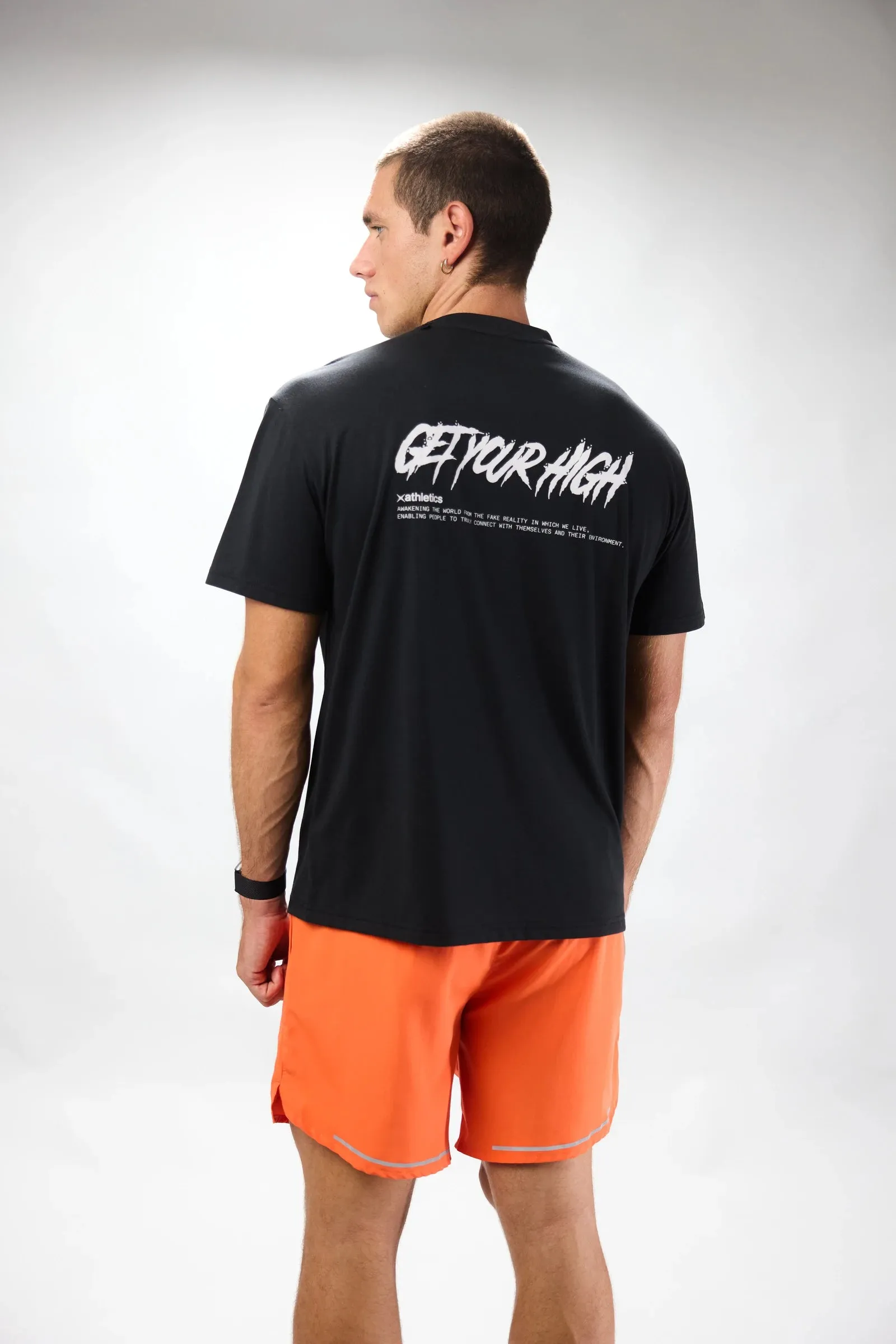 PACK CAMISETA GRAPHIC NEGRA + PANTALÓN CORTO TRAIN NEGRO + CALCETINES GRADIENT DARK GREY sold by Blue Banana product image thumbnail 3