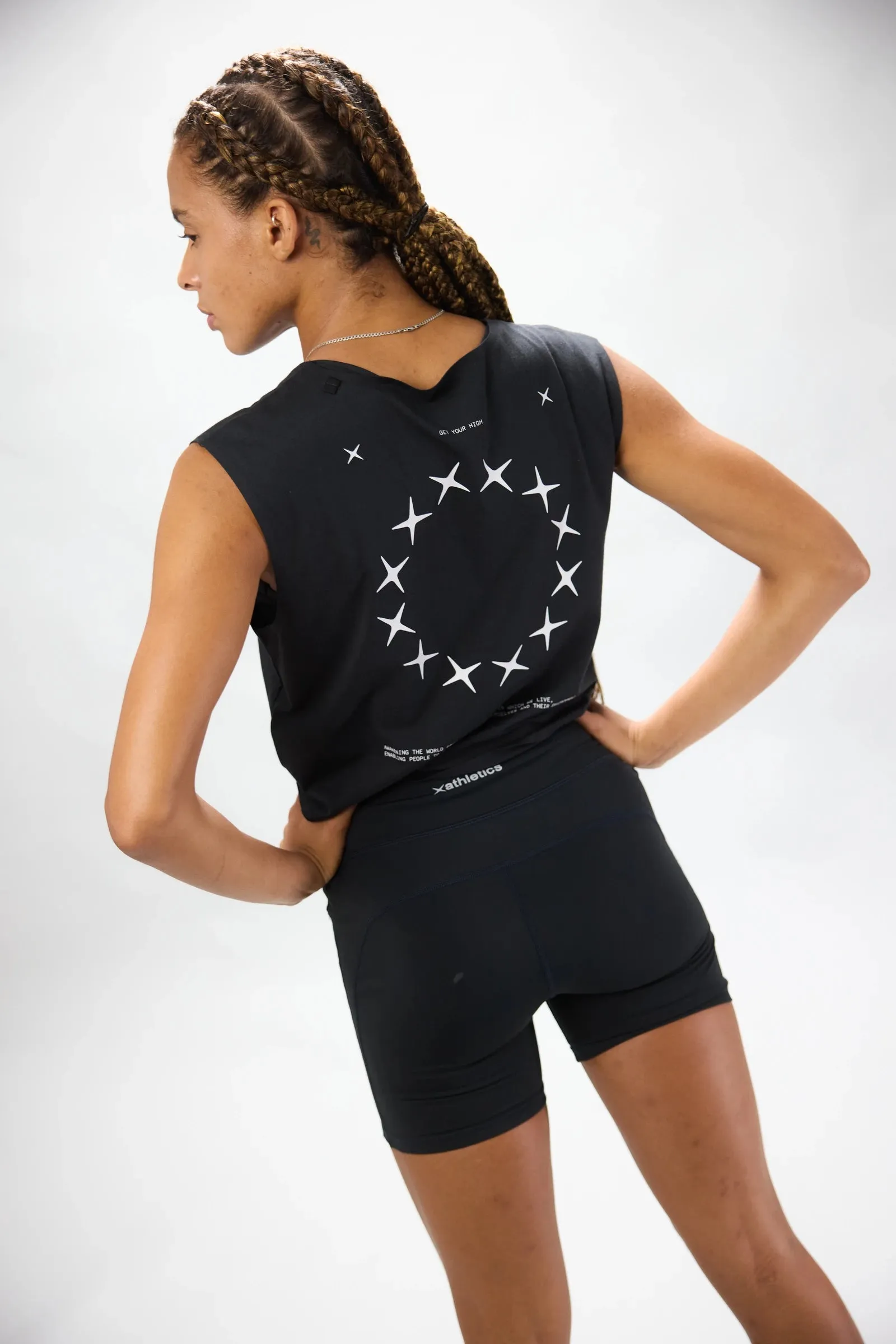 PACK TOP TANK MUJER CLUB NEGRO + LEGGINGS CORTOS MUJER TRAIN NEGROS + CALCETINES GRADIENT DARK GREY sold by Blue Banana product image thumbnail 3