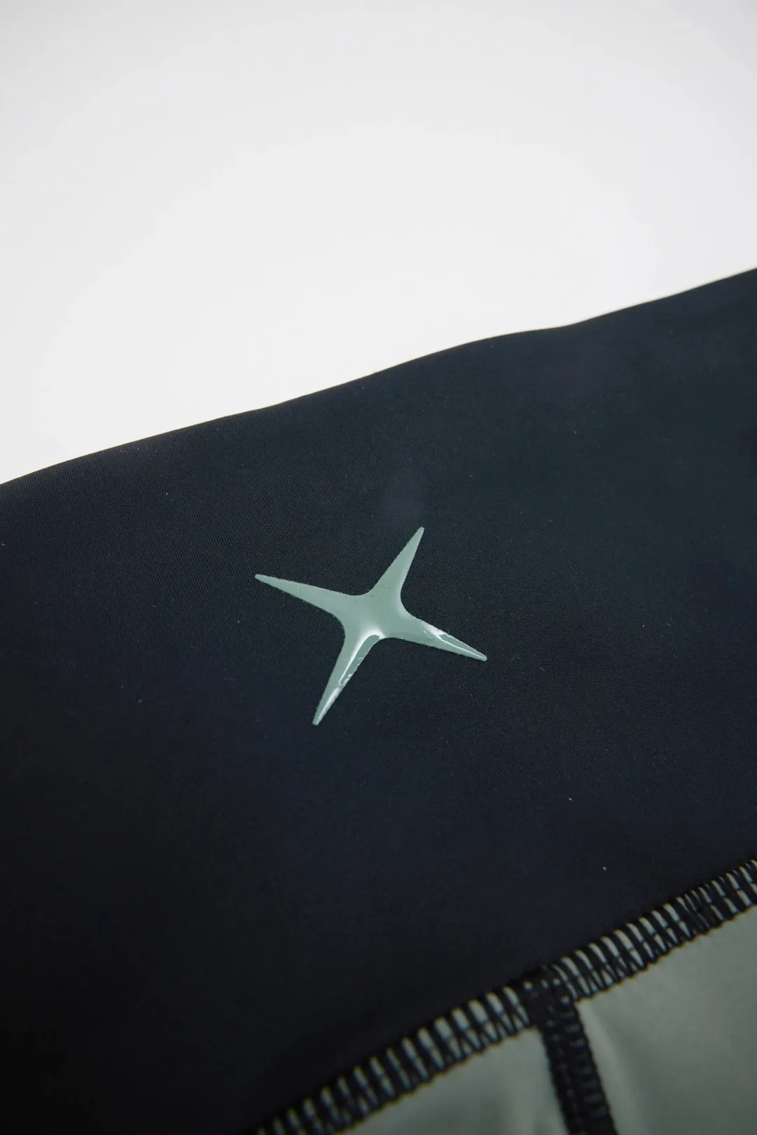 LEGGINGS MUJER TRAIN NEGROS sold by Blue Banana product image thumbnail 3