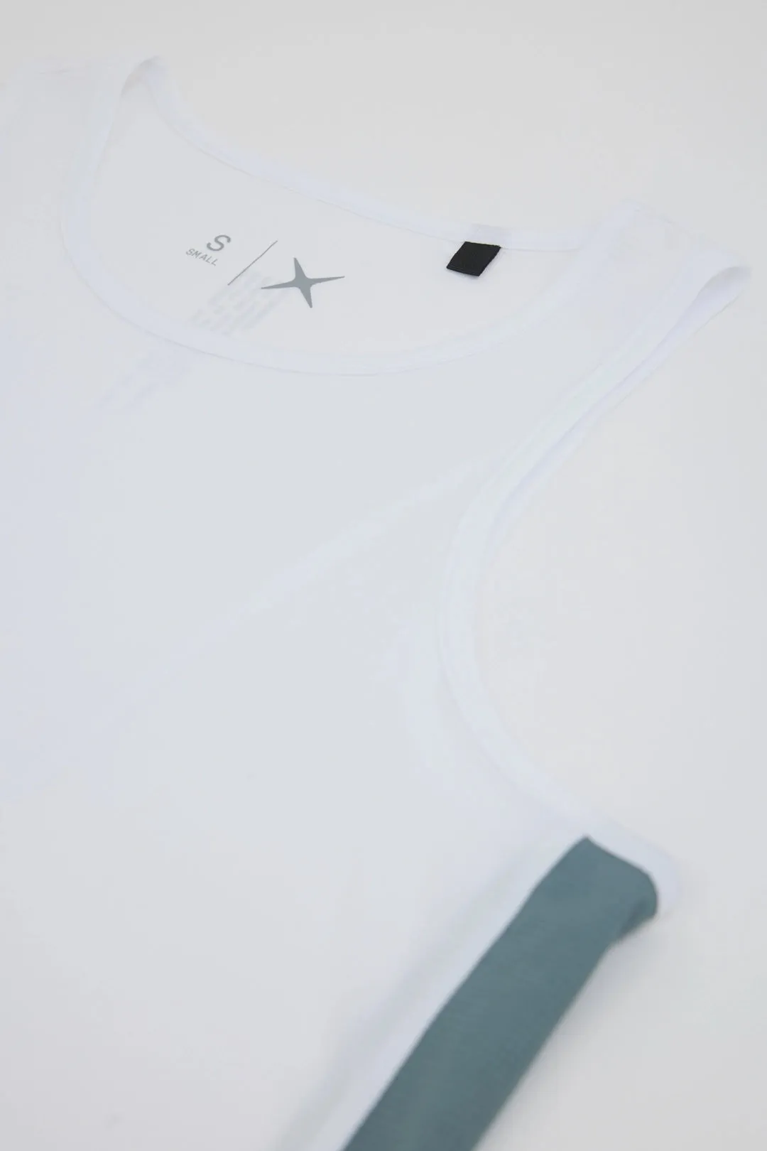 TOP TANK MUJER ACTIVE BLANCO sold by Blue Banana product image thumbnail 4