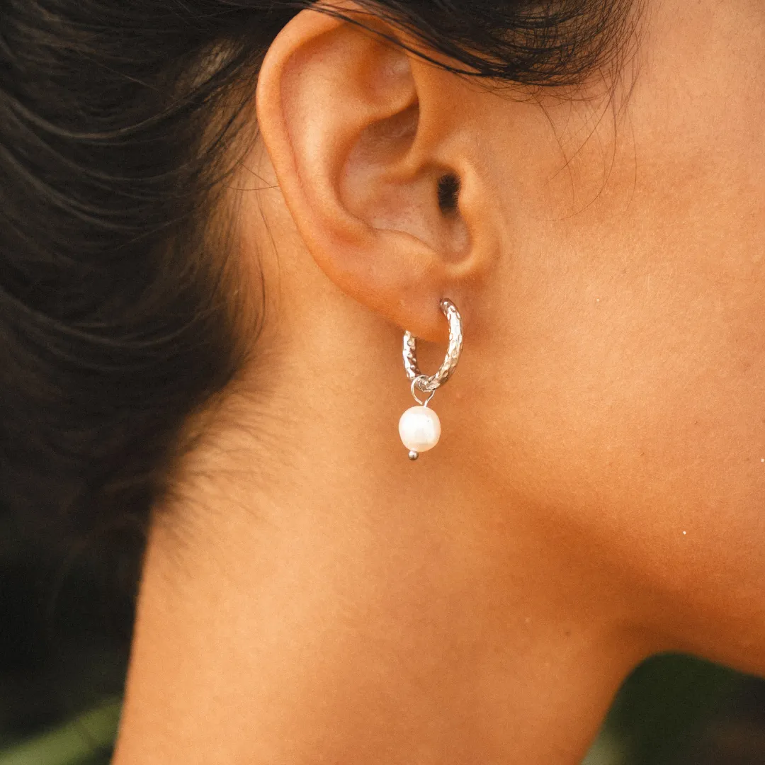 Hammered Pearl Hoop Earrings sold by Atolea product image thumbnail 3