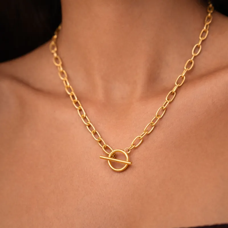 Paperclip Toggle Choker made by Atolea