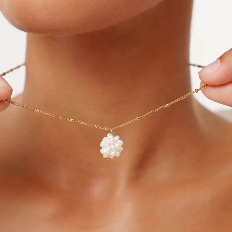 Tiny Pearls Necklace made by Atolea