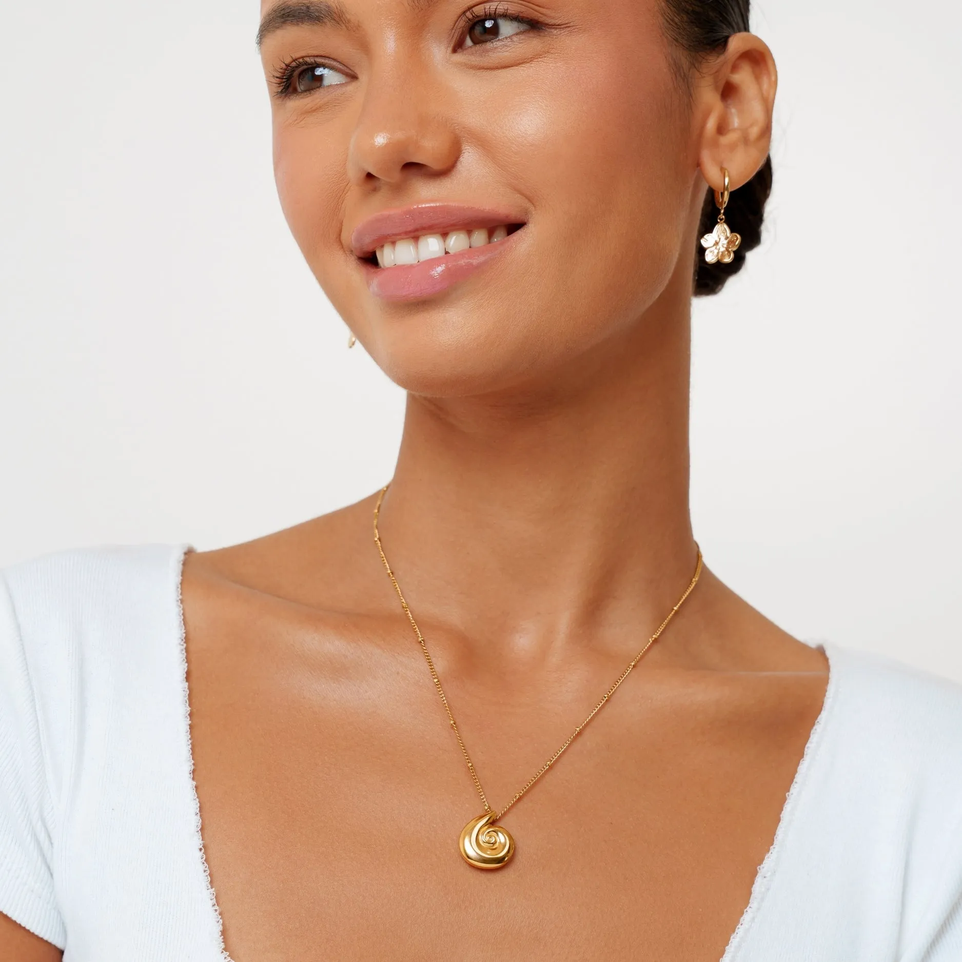 Shell Necklace sold by Atolea product image thumbnail 3