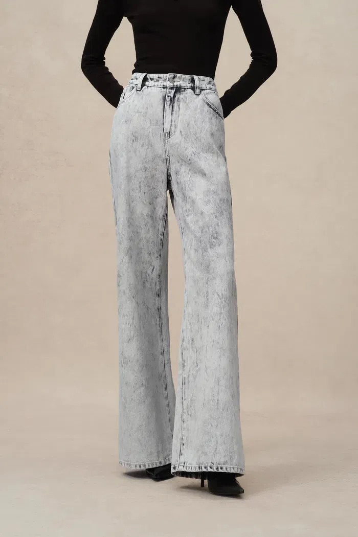 Fiona Wide Leg Jeans in Washed Cotton Denim sold by Fabrique product image thumbnail 5