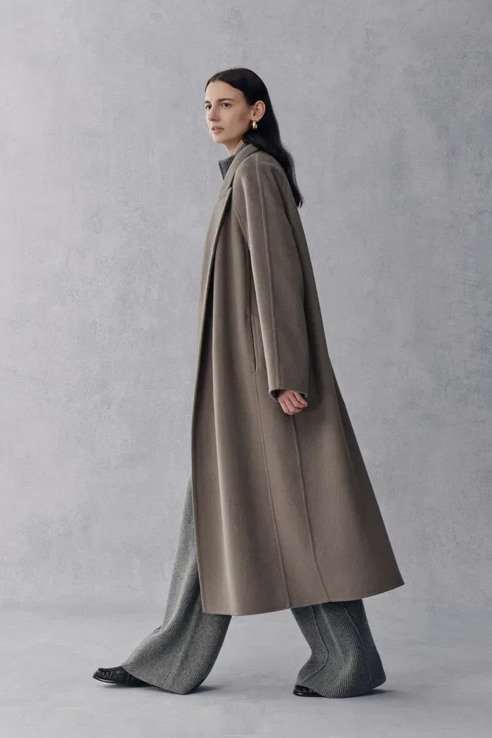 Ava Peaked Lapel Coat in Merino Cashmere Blend sold by Fabrique product image thumbnail 4